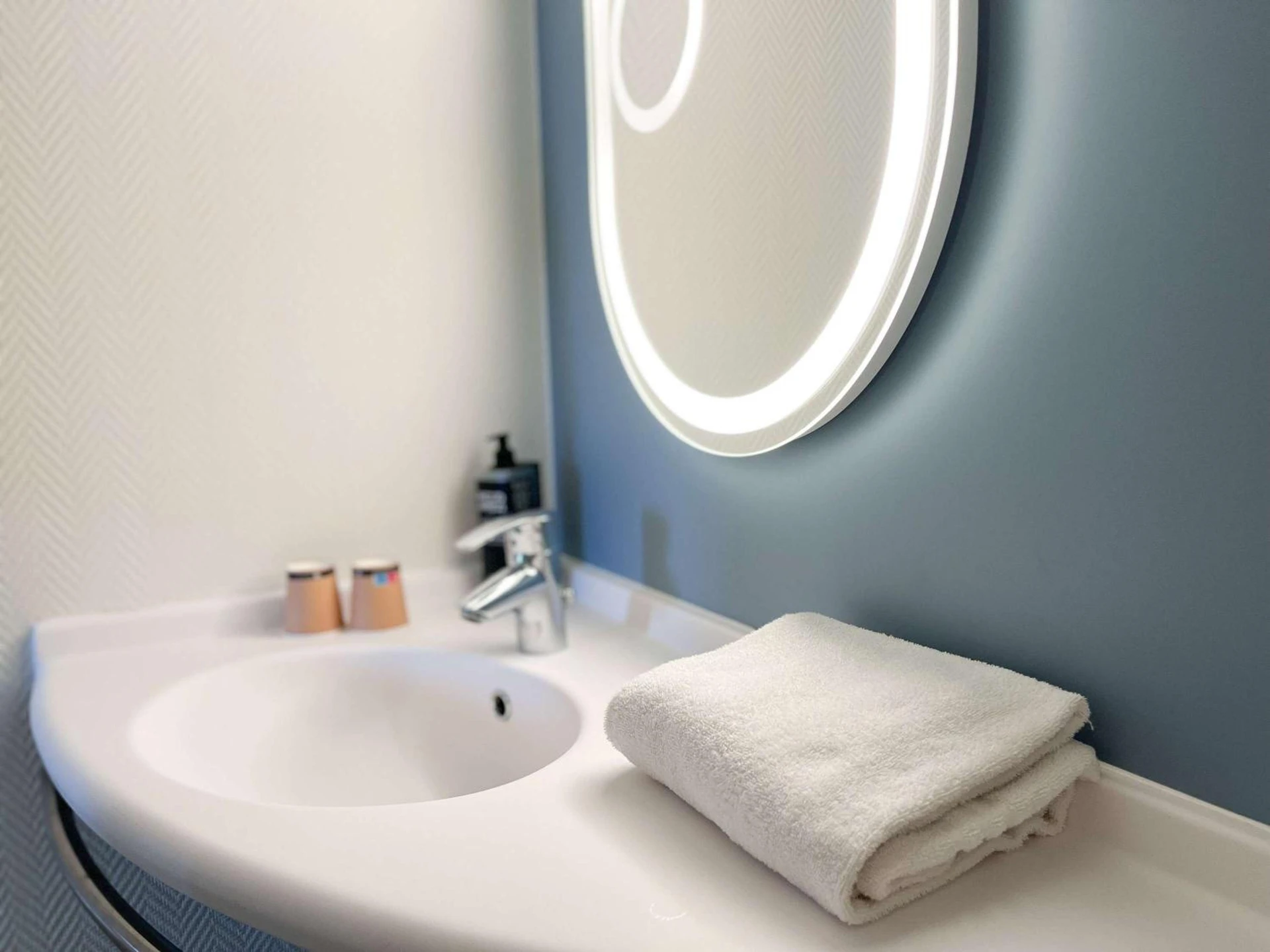 Chambre disponible pour un séminaire d'entreprise à ibis Martigues Centre - Martigues