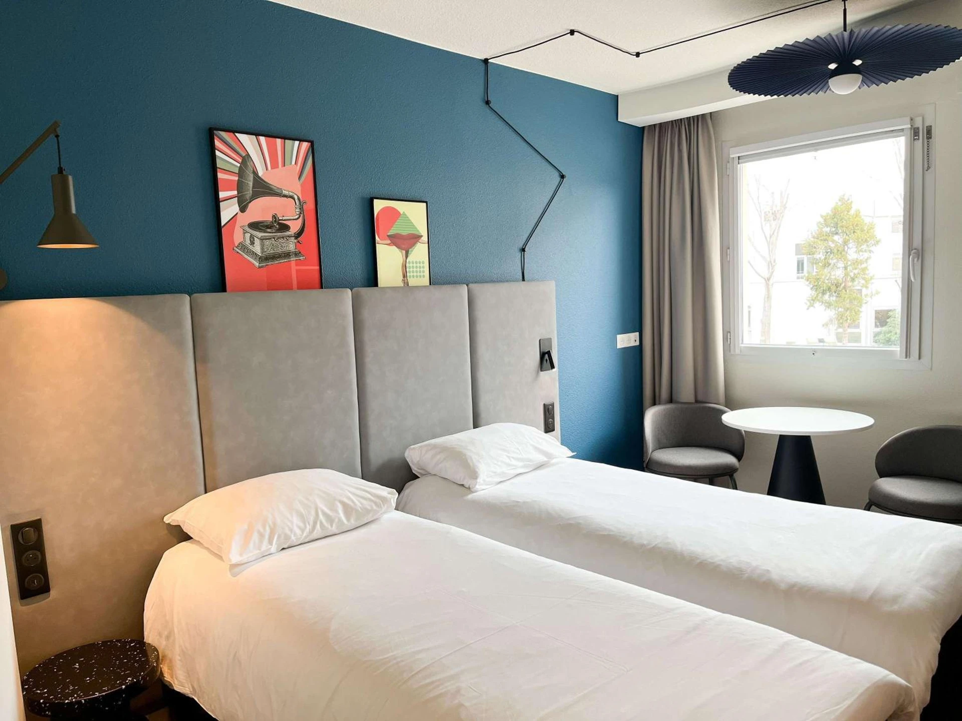 Magnifique chambre pour un séminaire d'entreprise à ibis Martigues Centre - Martigues
