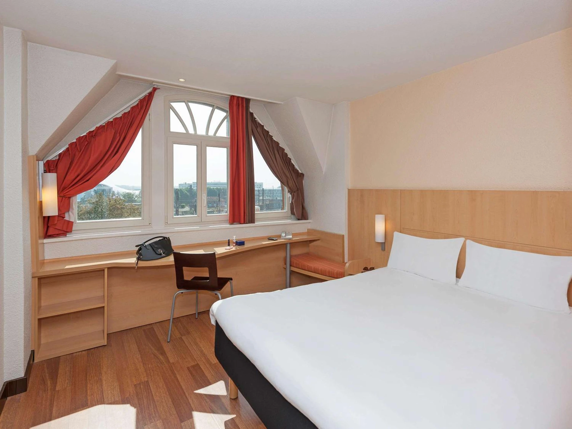 Chambre disponible pour un séminaire d'entreprise à ibis Metz Centre Gare - Metz