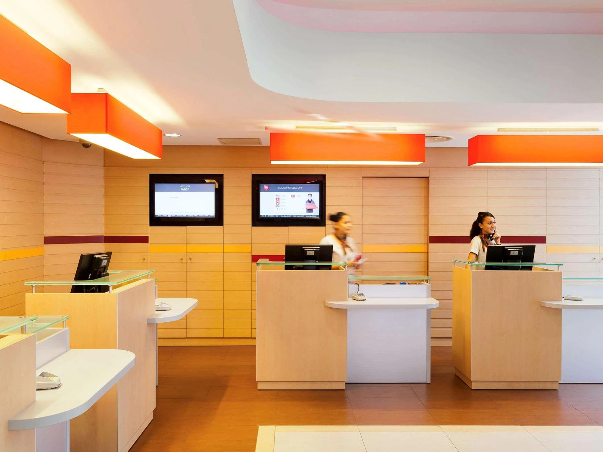 Salle de séminaire à ibis Paris la Défense Esplanade - Organiser un événement professionnel à Courbevoie