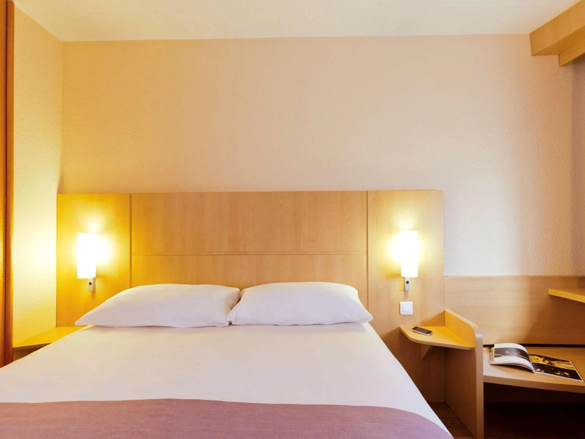 Chambre disponible pour un séminaire d'entreprise à ibis Paris la Défense Esplanade - Courbevoie