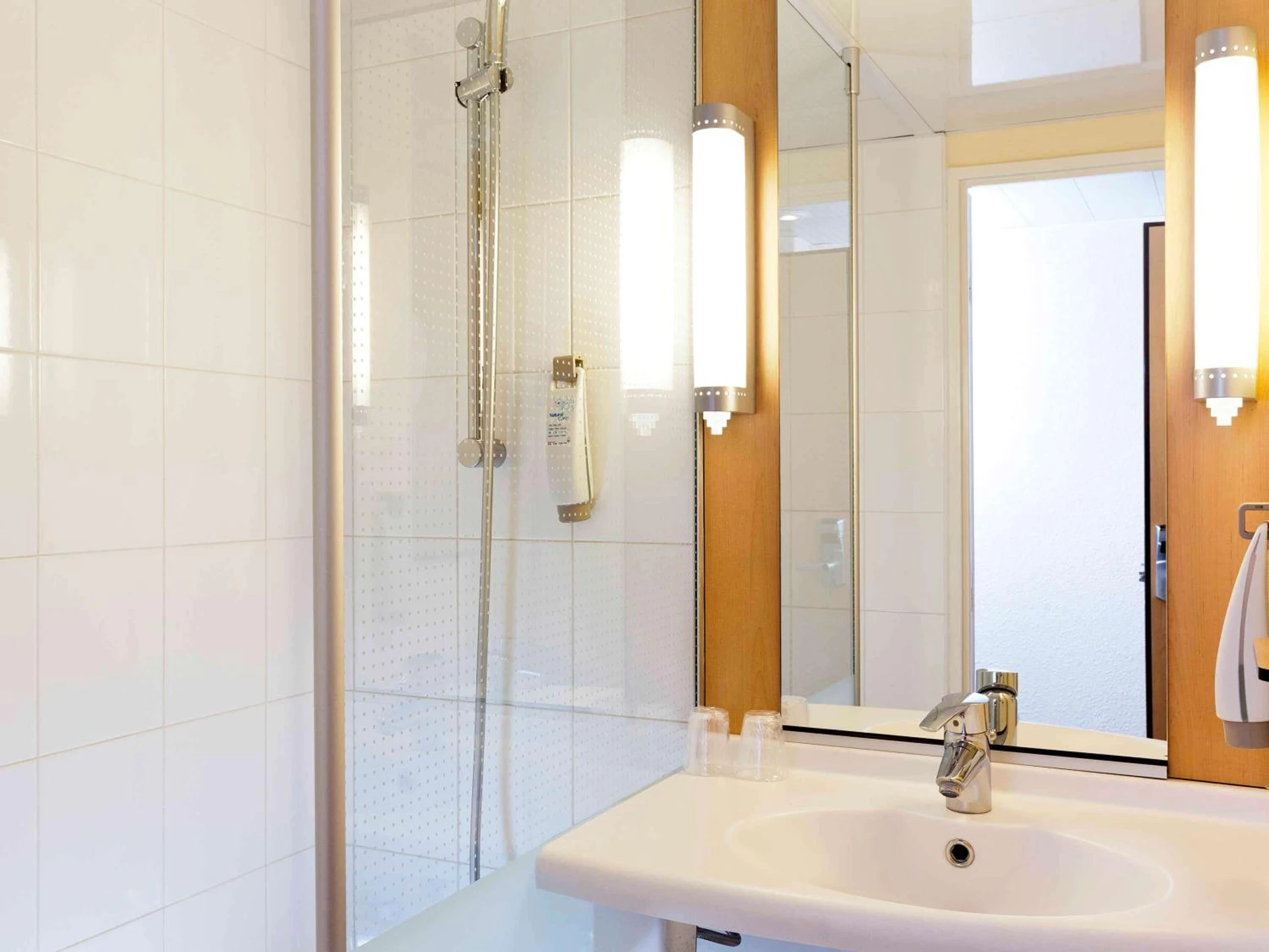 Magnifique chambre pour un séminaire d'entreprise à ibis Paris la Défense Esplanade - Courbevoie