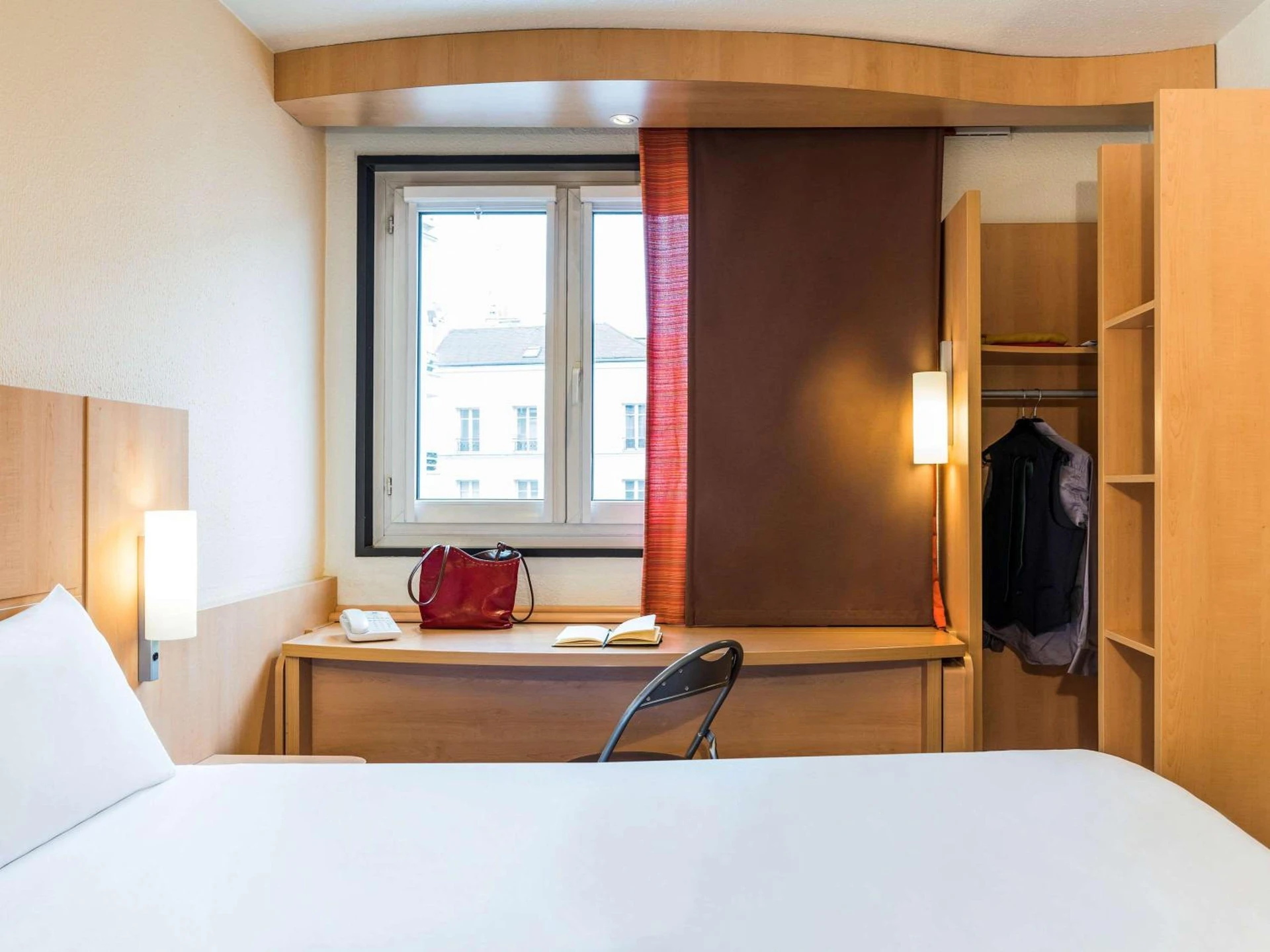 Chambre disponible pour un séminaire d'entreprise à ibis Paris Pont de Suresnes Longchamp - Suresnes