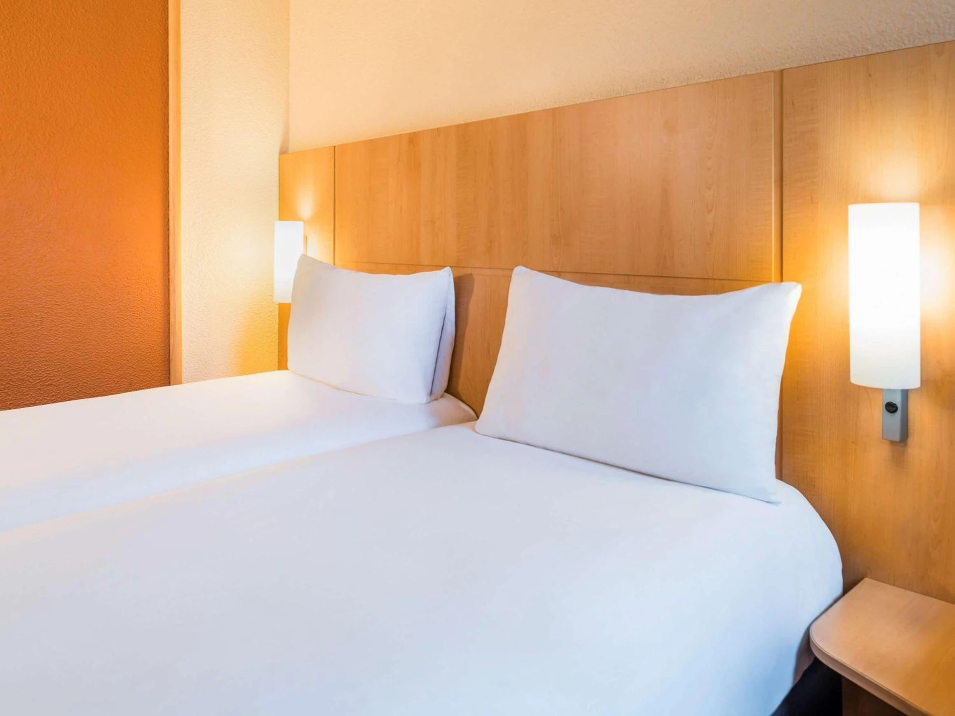 Chambre disponible pour un séminaire d'entreprise à ibis Paris Pont de Suresnes Longchamp - Suresnes
