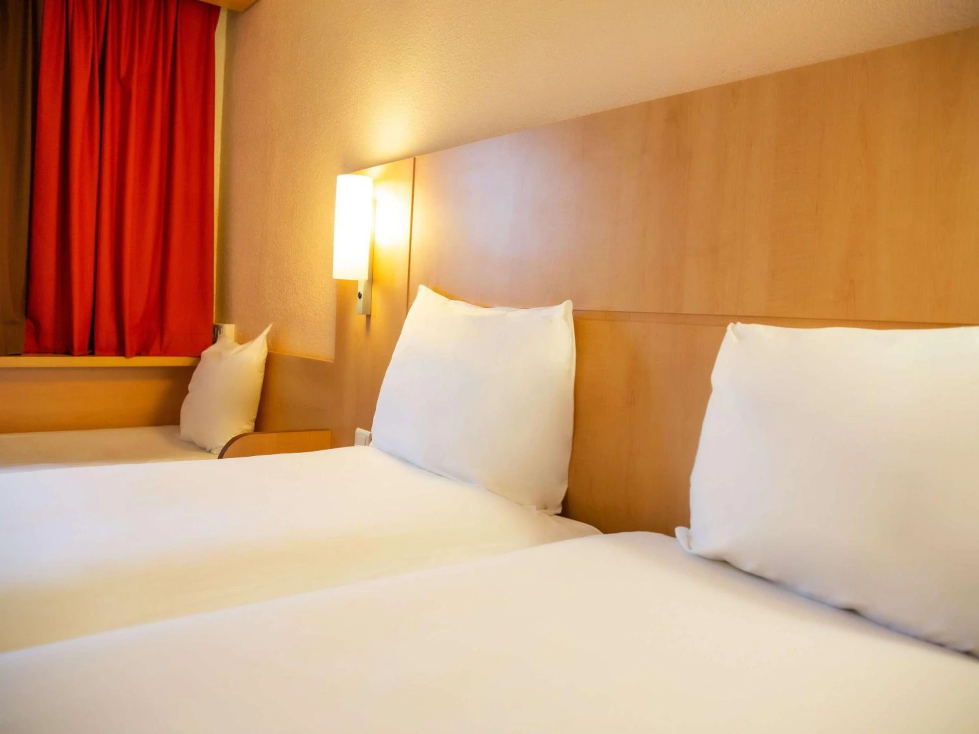 Chambre disponible pour un séminaire d'entreprise à ibis Paris Porte D'Orleans - Montrouge