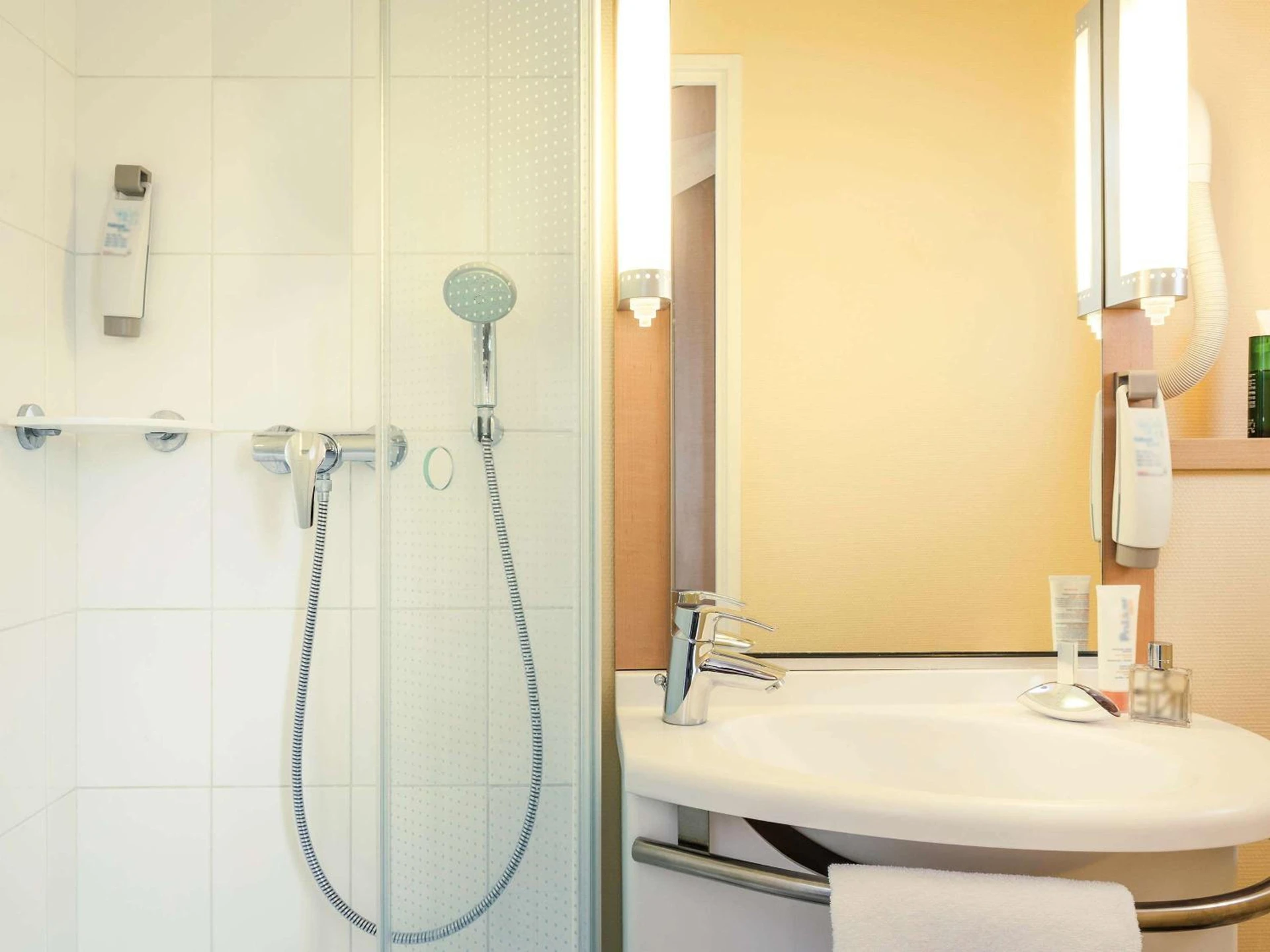 Chambre disponible pour un séminaire d'entreprise à ibis Paris Porte D'Orleans - Montrouge