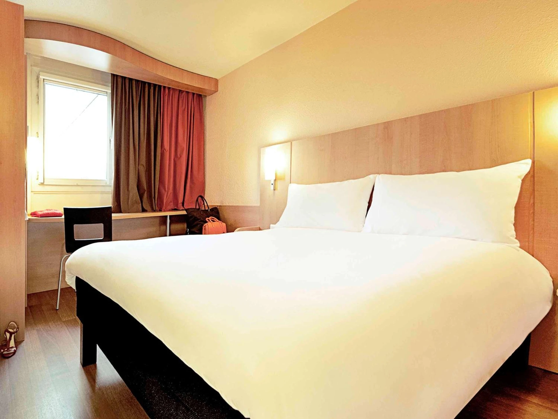 Magnifique chambre pour un séminaire d'entreprise à ibis Paris Porte D'Orleans - Montrouge