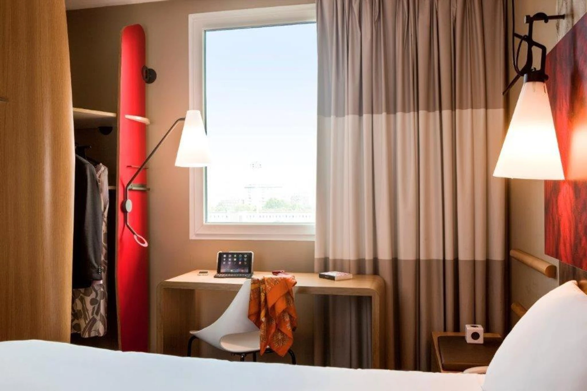 Chambre à ibis Paris Porte de Clichy Centre - Organiser un séminaire d'entreprise à Clichy