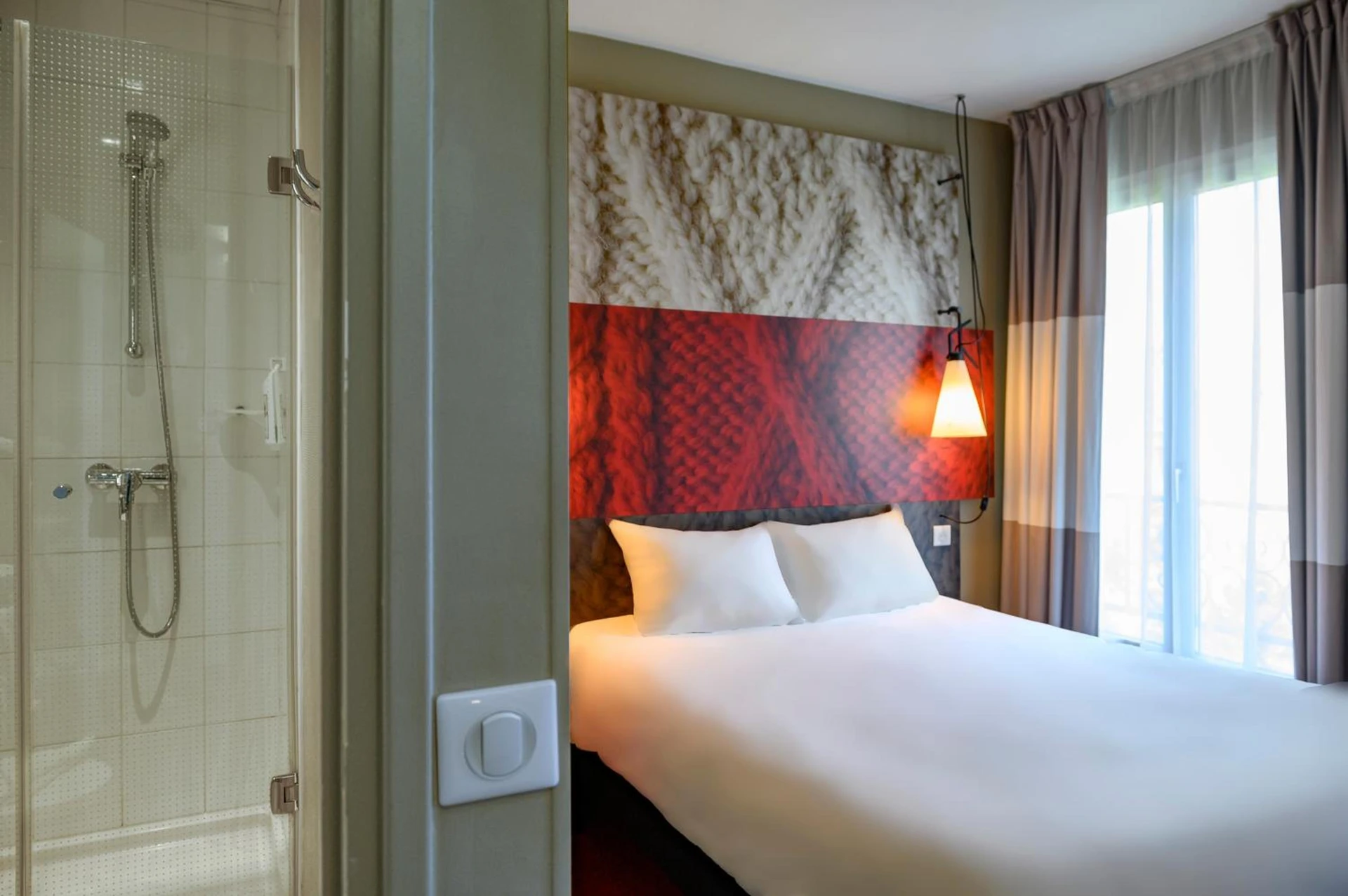 Chambre disponible pour un séminaire d'entreprise à ibis Paris Tour Montparnasse 15eme - Paris