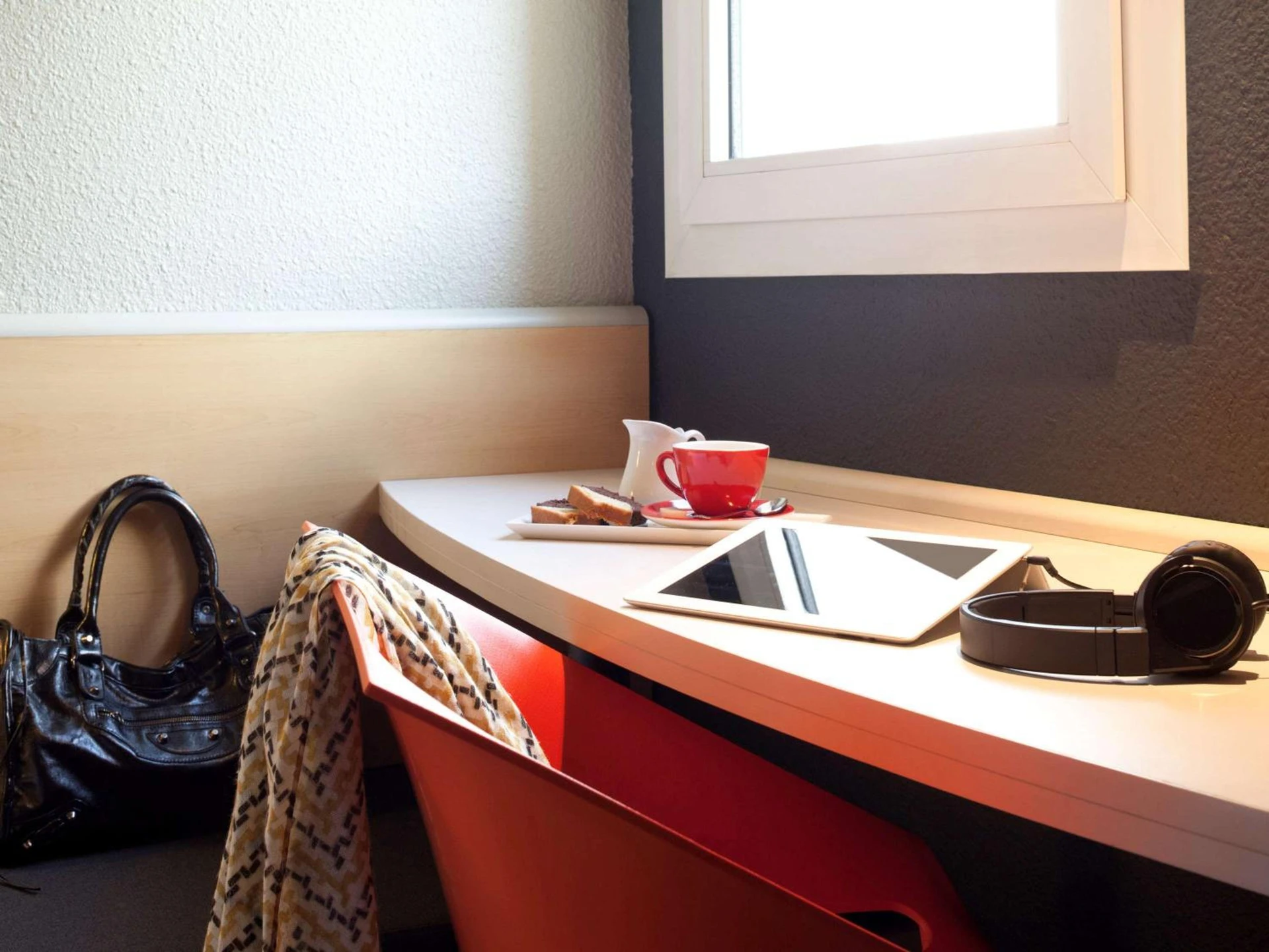 Chambre disponible pour un séminaire d'entreprise à ibis Pau Lescar - Lescar