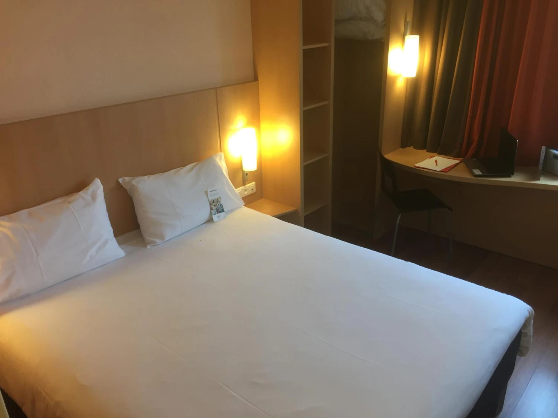 Chambre disponible pour un séminaire d'entreprise à ibis Périgueux Centre - Périgueux