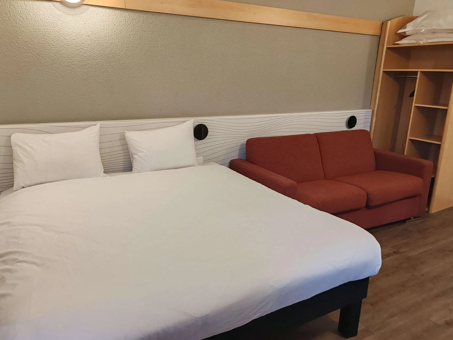 Chambre disponible pour un séminaire d'entreprise à ibis Styles Paris Poissy - Poissy