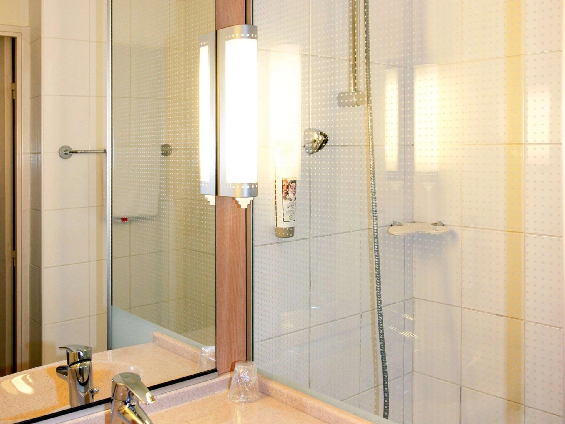 Chambre disponible pour un séminaire d'entreprise à ibis Poitiers Sud - Poitiers