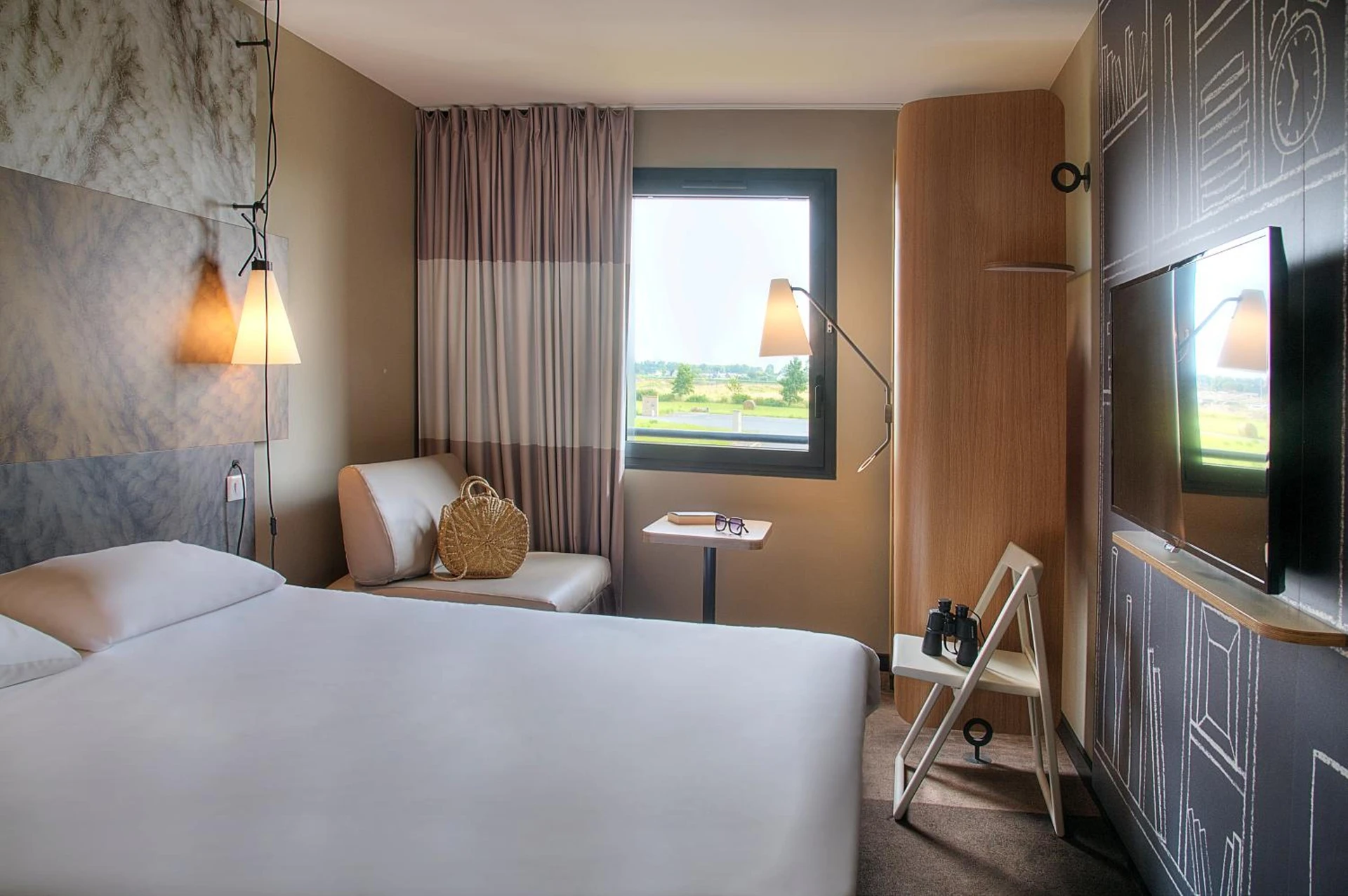 Magnifique chambre pour un séminaire d'entreprise à ibis Pontorson Baie Du Mont Saint Michel - Saint-Georges-de-Gréhaigne