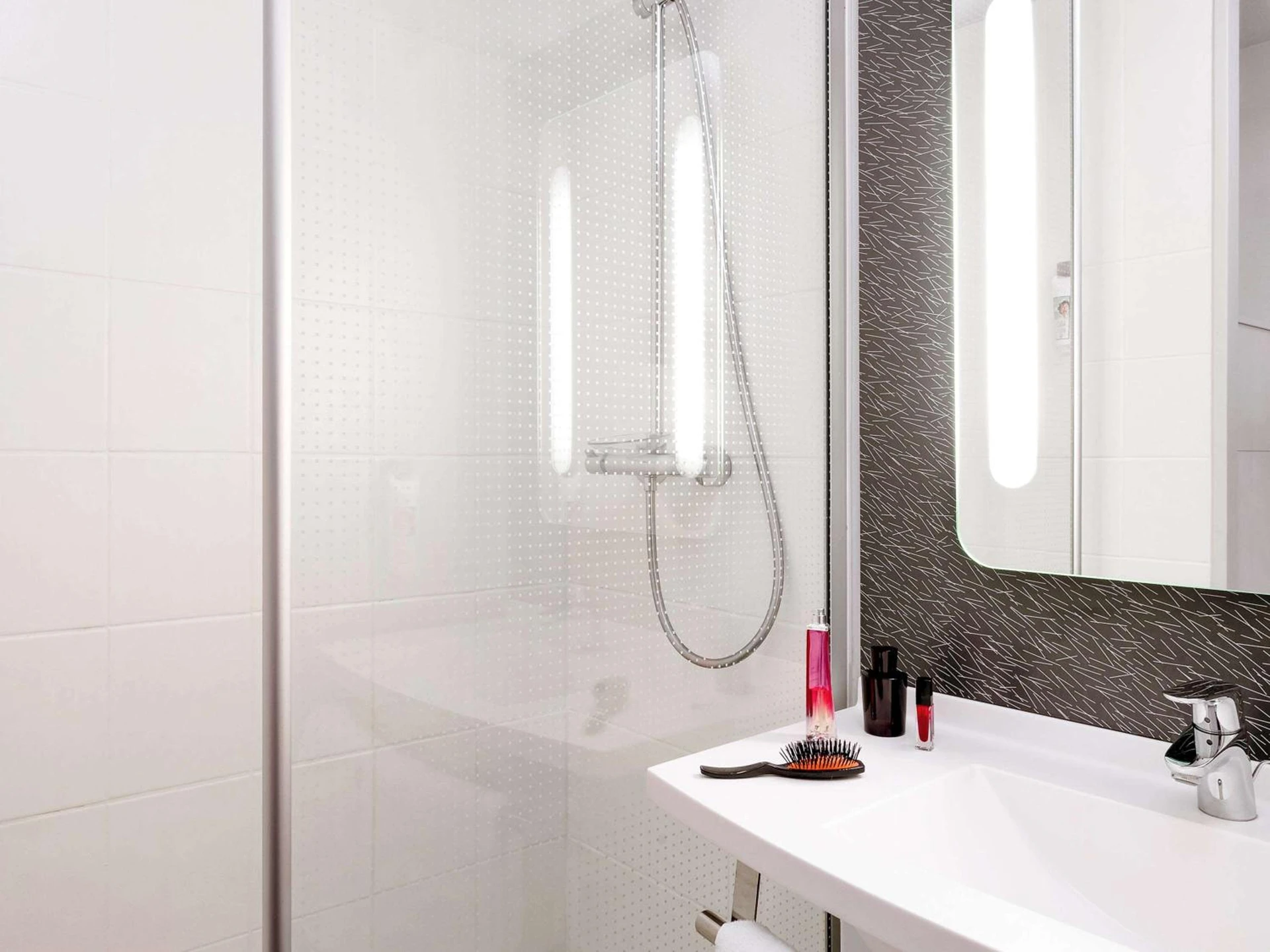 Chambre disponible pour un séminaire d'entreprise à Ibis Roanne Le Coteau Hotel Restaurant - Le Coteau