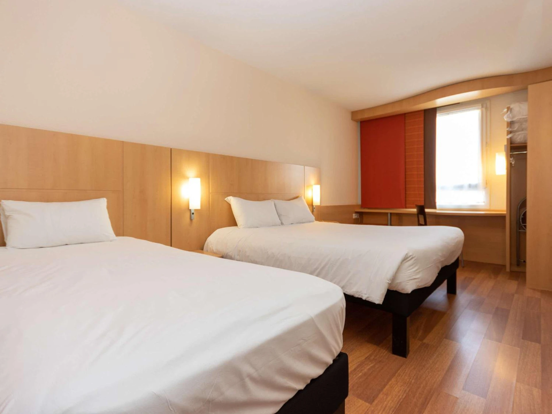 Chambre disponible pour un séminaire d'entreprise à ibis Rochefort - Rochefort