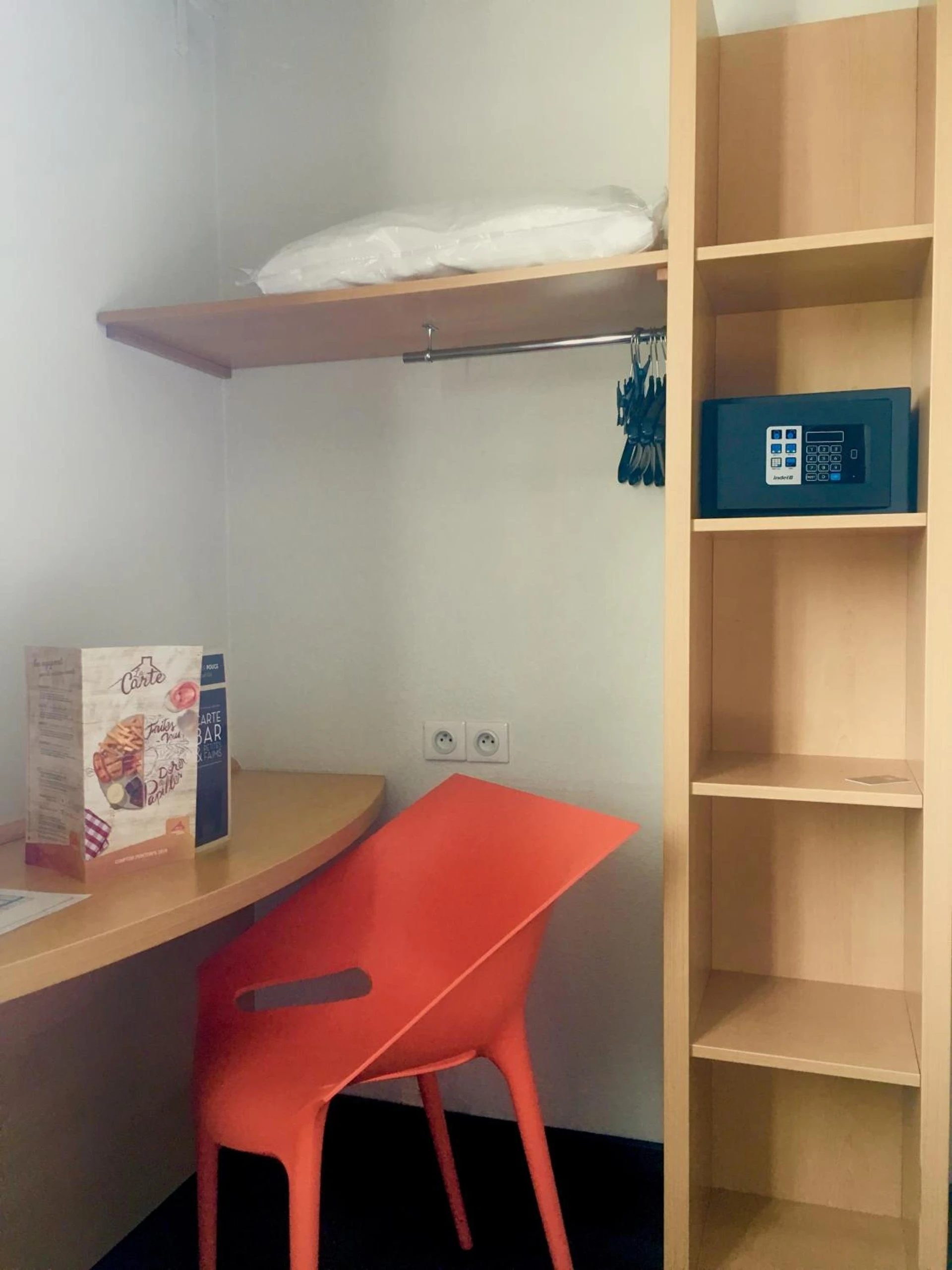 Magnifique chambre pour un séminaire d'entreprise à ibis Saint-Denis Stade Ouest - Saint-Denis