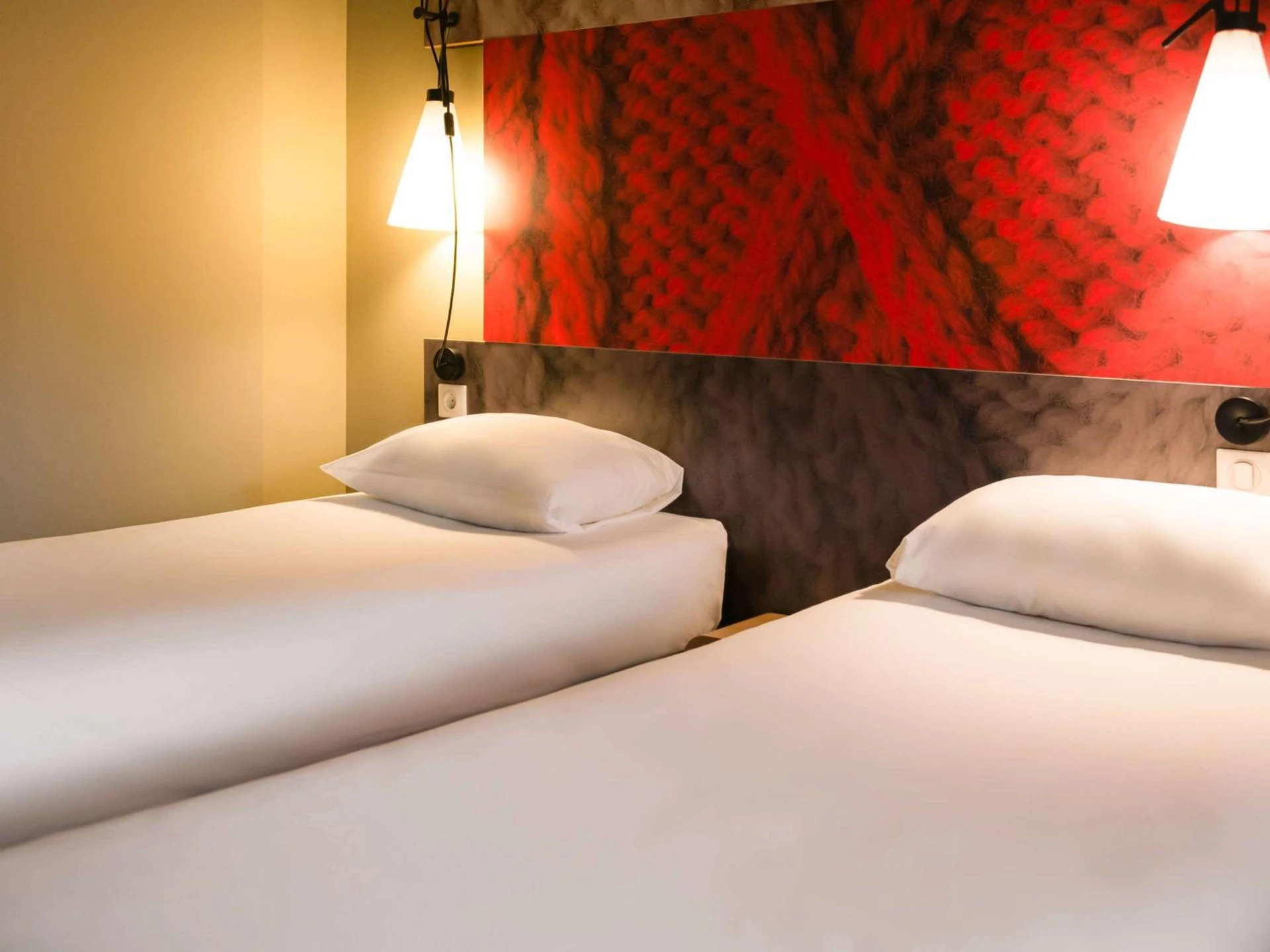 Magnifique chambre pour un séminaire d'entreprise à ibis Saint-Omer Centre - Saint-Omer