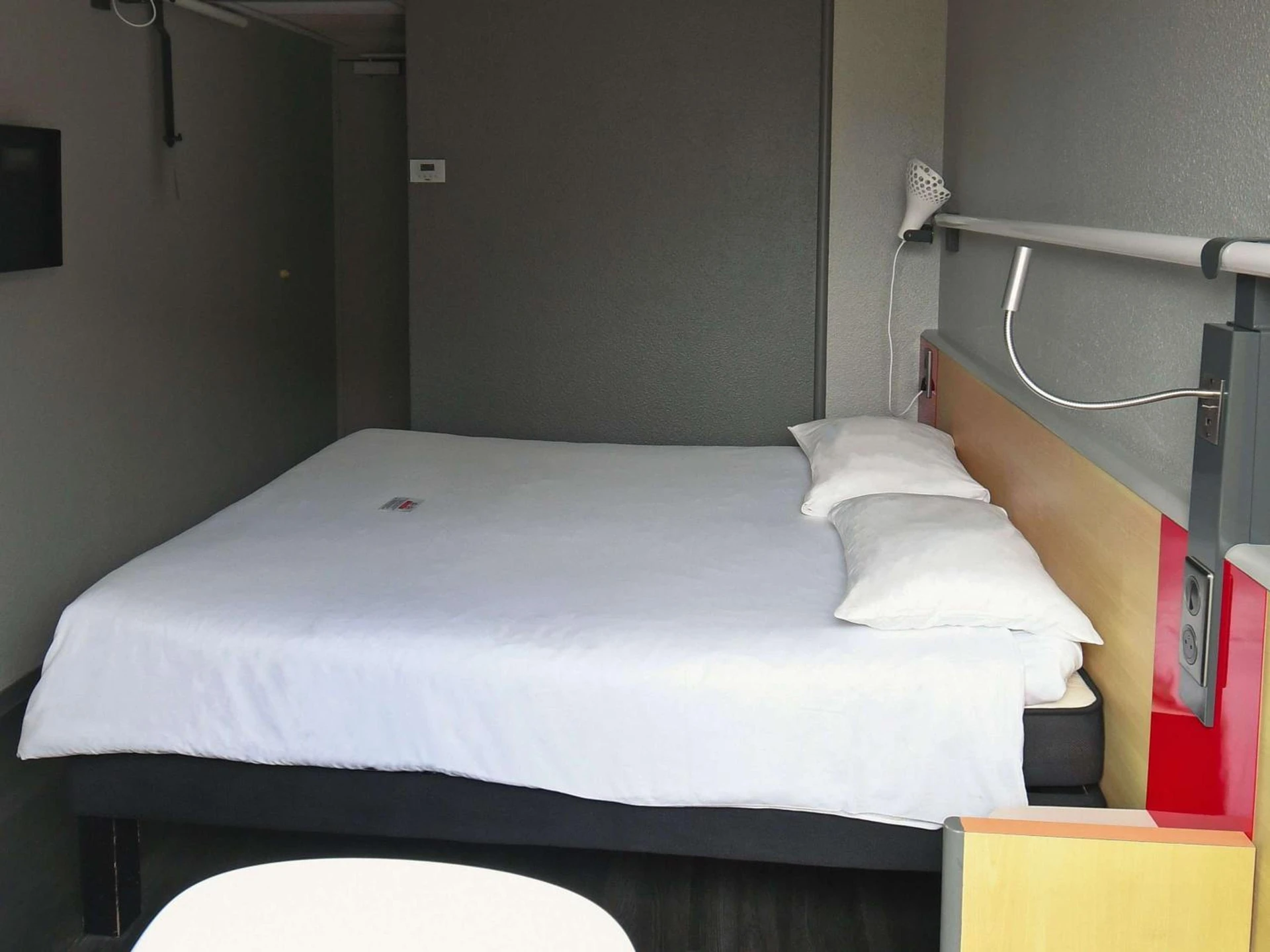 Chambre disponible pour un séminaire d'entreprise à ibis Saintes - Saintes