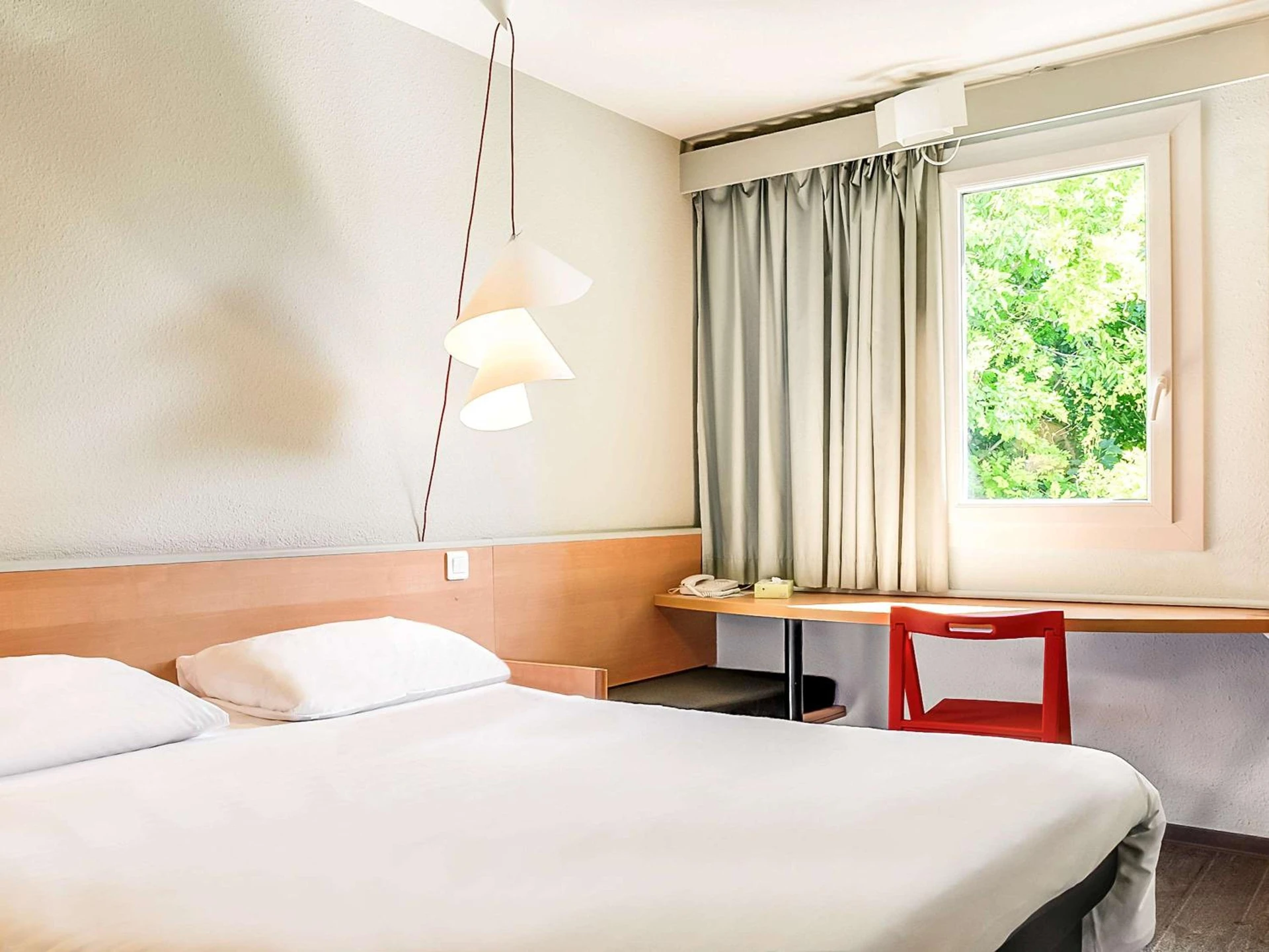 Chambre disponible pour un séminaire d'entreprise à ibis Salon de Provence - Salon-de-Provence