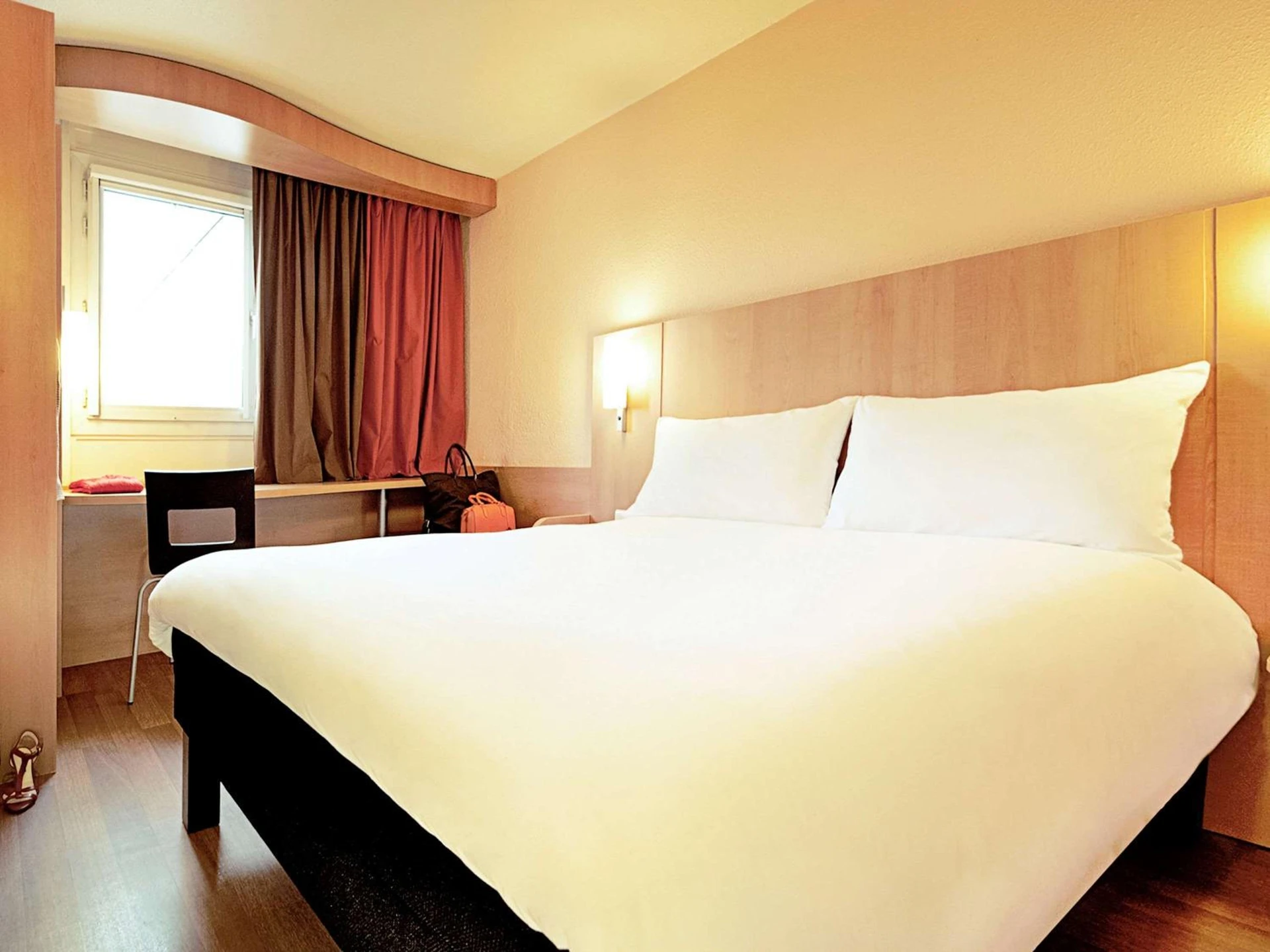 Chambre disponible pour un séminaire d'entreprise à ibis Senlis - Senlis