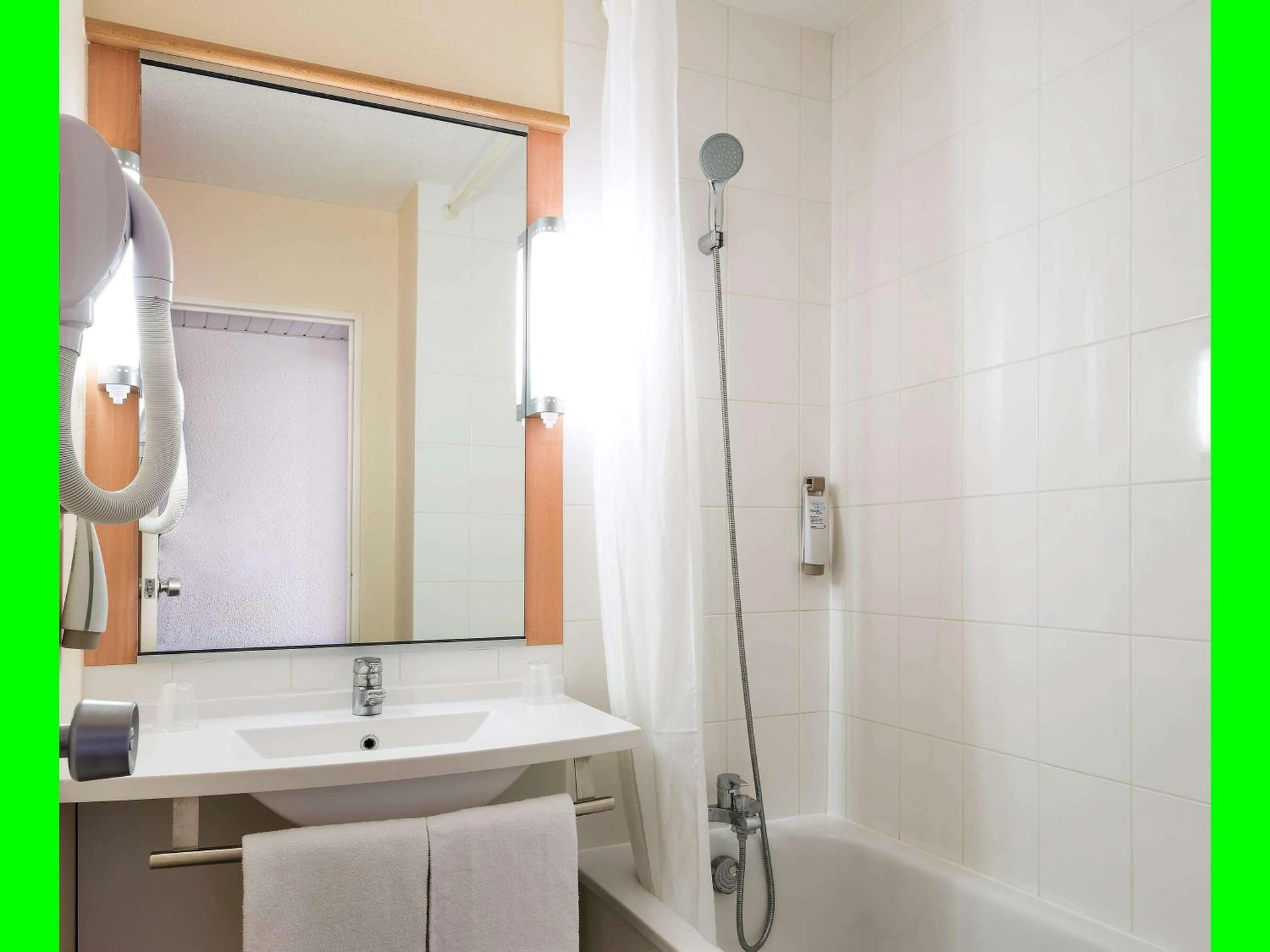 Chambre disponible pour un séminaire d'entreprise à ibis Site du Futuroscope - Chasseneuil-du-Poitou