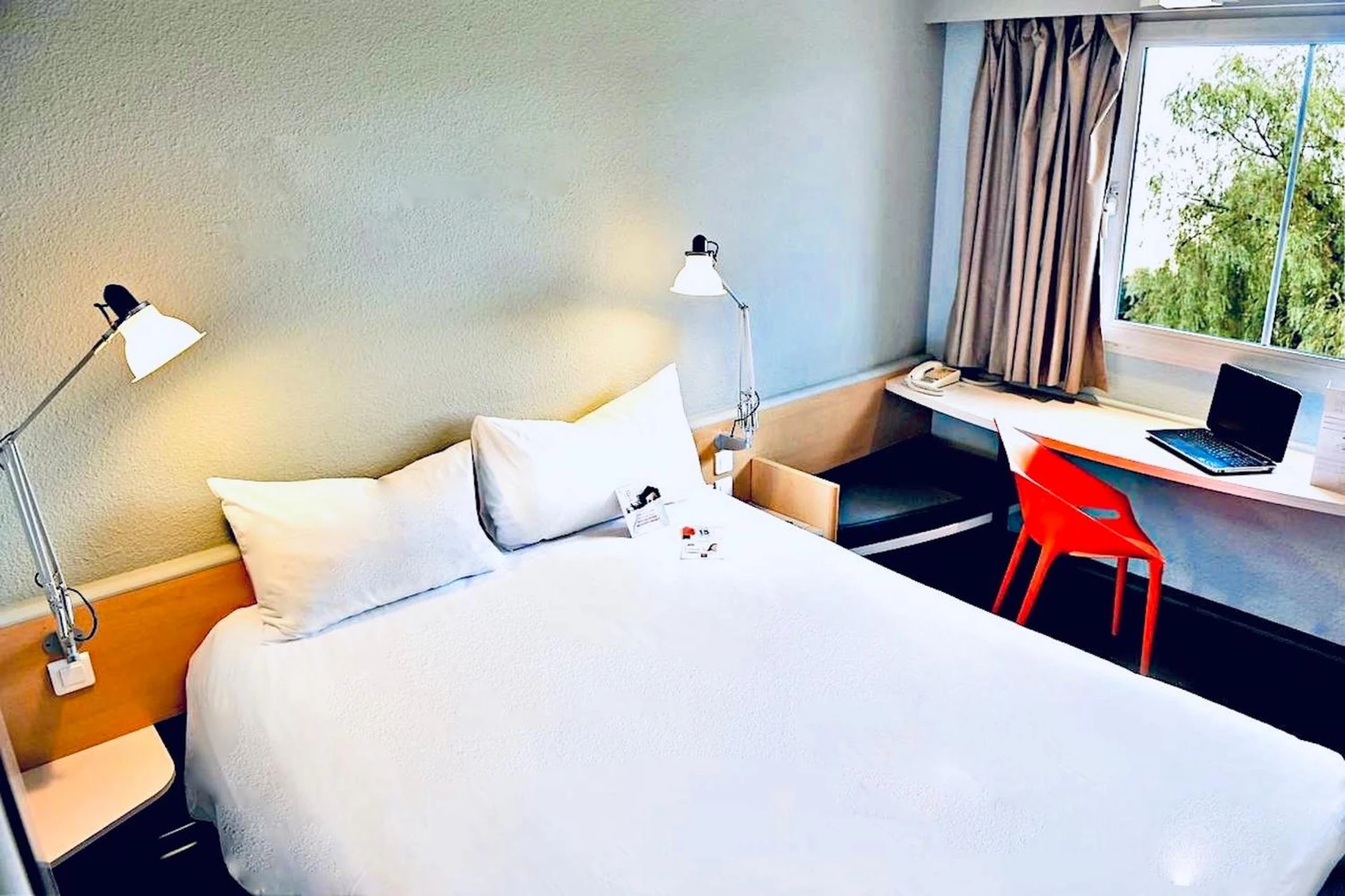 Chambre disponible pour un séminaire d'entreprise à ibis Strasbourg Aéroport Le Zénith - Lingolsheim