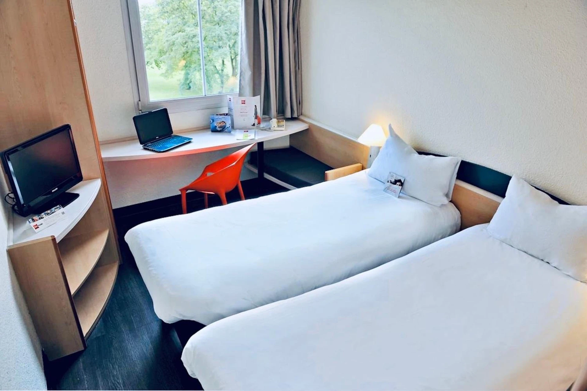 Magnifique chambre pour un séminaire d'entreprise à ibis Strasbourg Aéroport Le Zénith - Lingolsheim