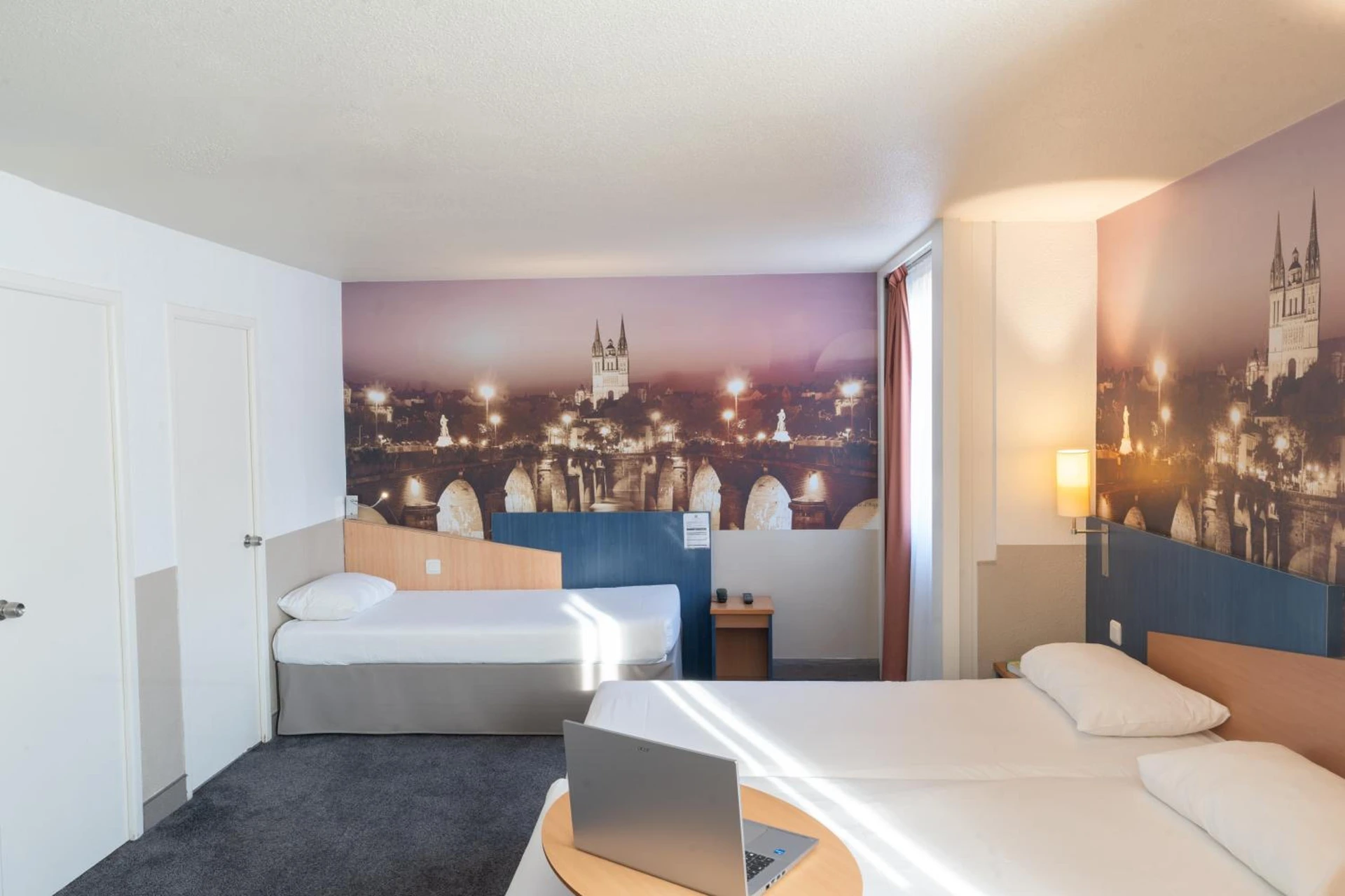 Ambiance de travail pour séminaire d'entreprise à ibis Styles Angers Centre Gare - Angers