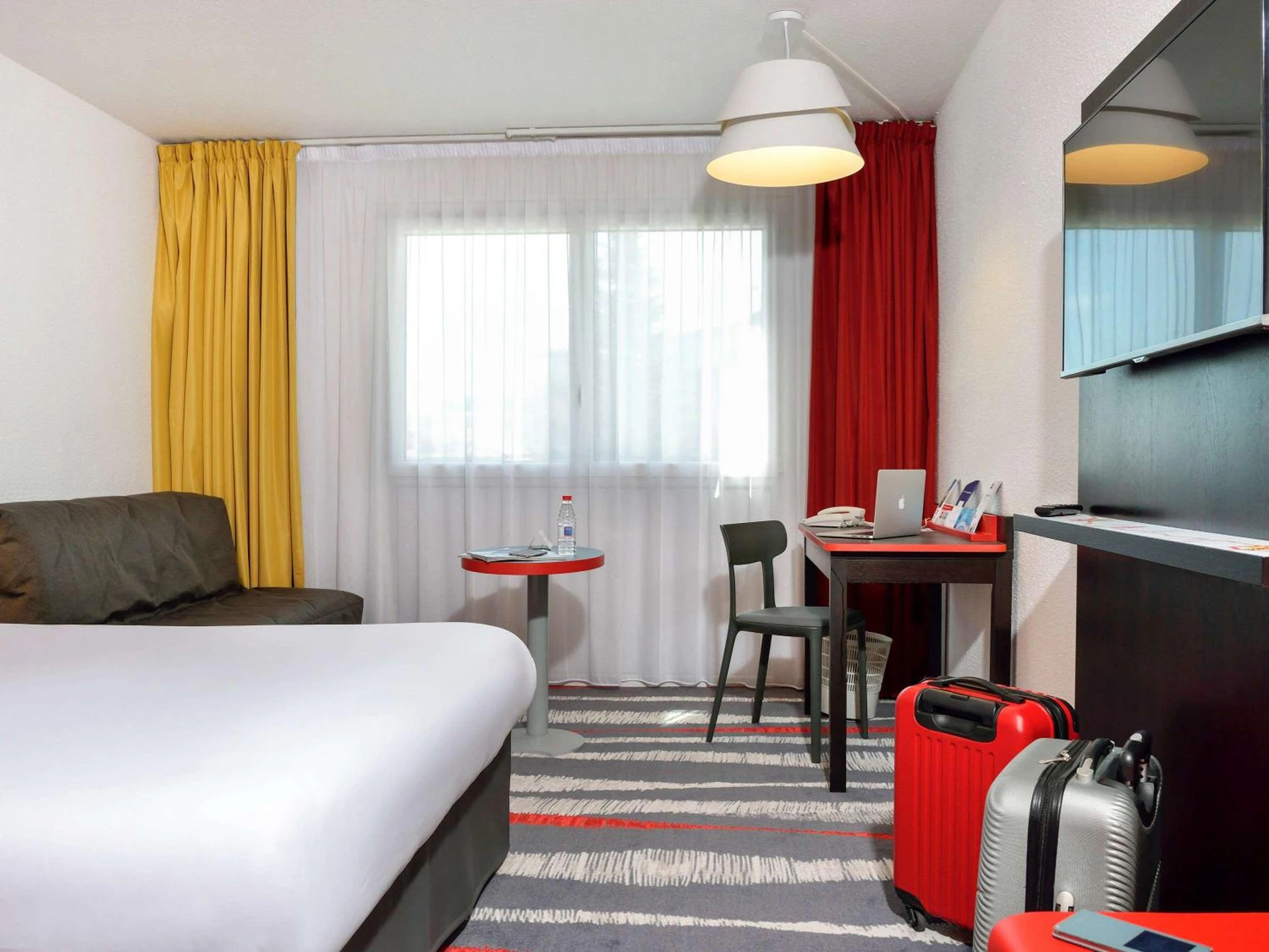 Magnifique chambre pour un séminaire d'entreprise à ibis Styles Angoulême Nord - hôtel restaurant - Champniers