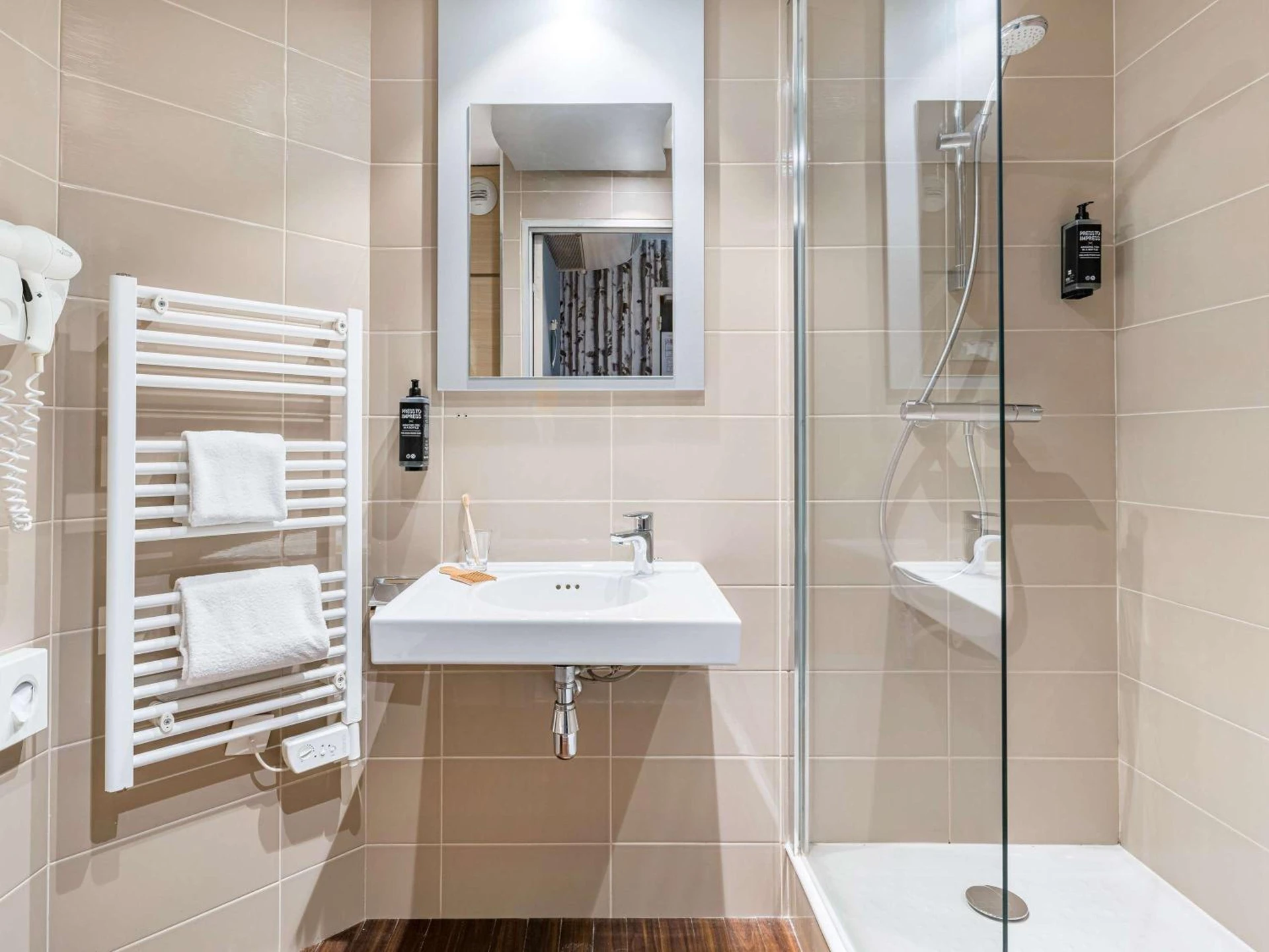 Magnifique chambre pour un séminaire d'entreprise à ibis Styles Annecy Centre Gare - Annecy