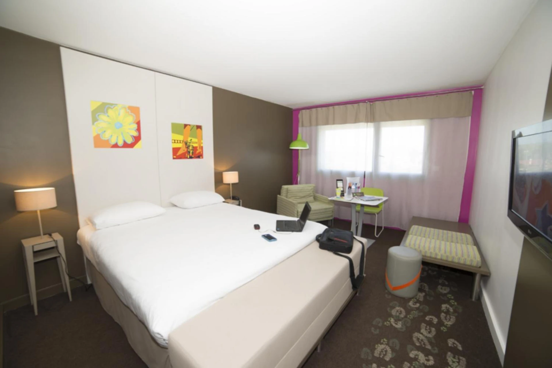 Chambre disponible pour un séminaire d'entreprise à Ibis Styles Annemasse Genève - Ambilly