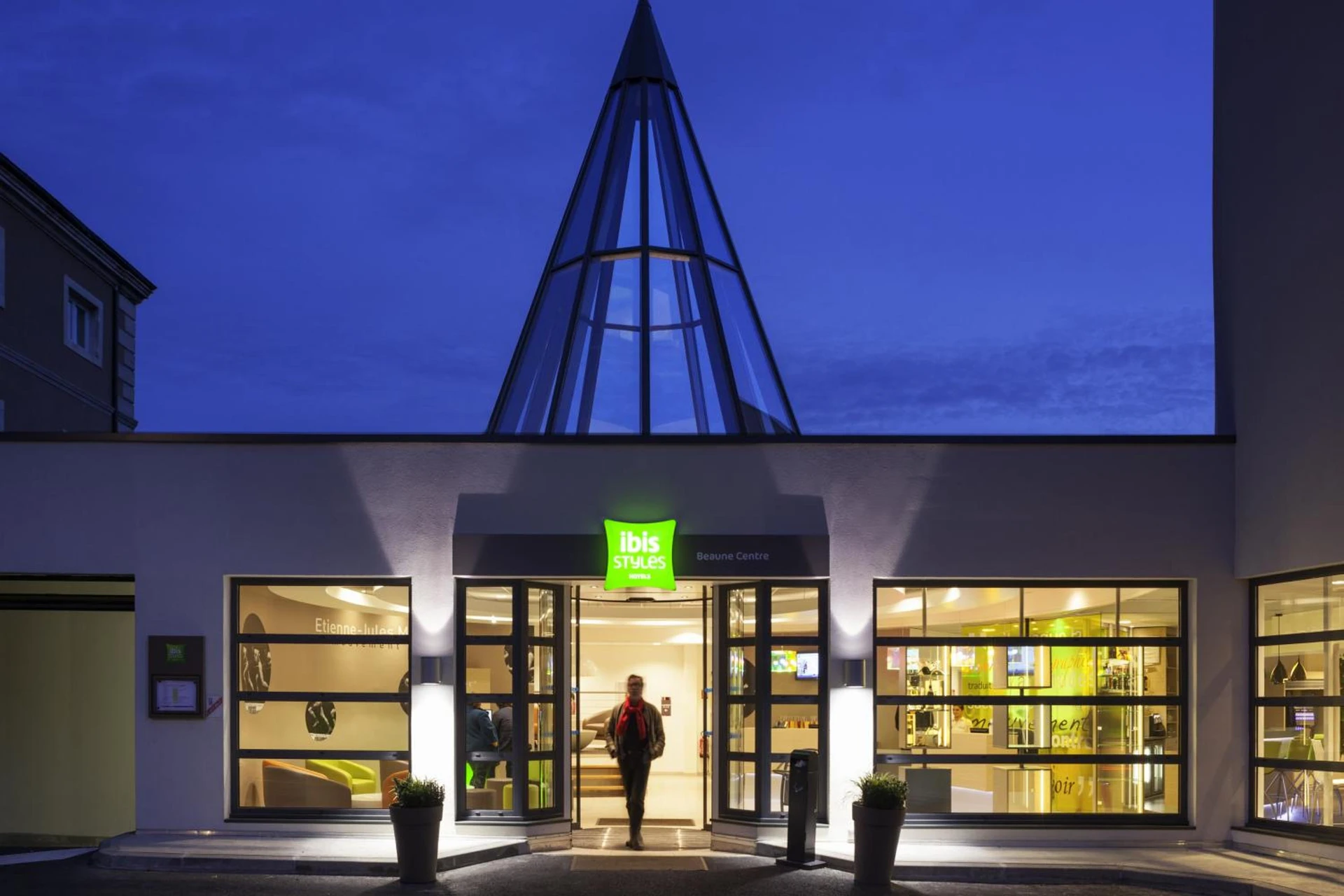 Ambiance de travail pour séminaire d'entreprise à ibis Styles Beaune Centre - Beaune
