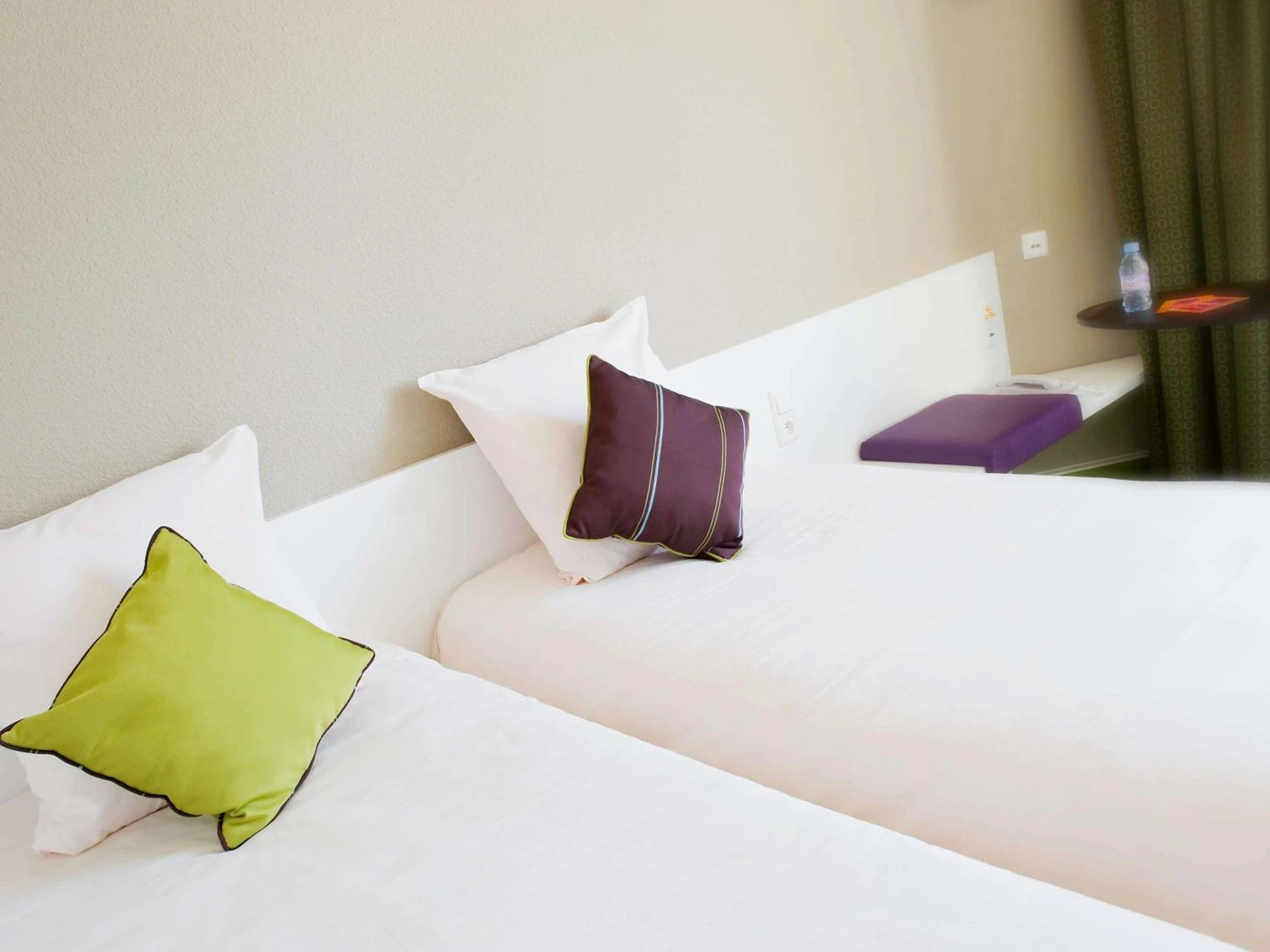 Chambre à ibis Styles Bordeaux Aéroport - Organiser un séminaire d'entreprise à Mérignac
