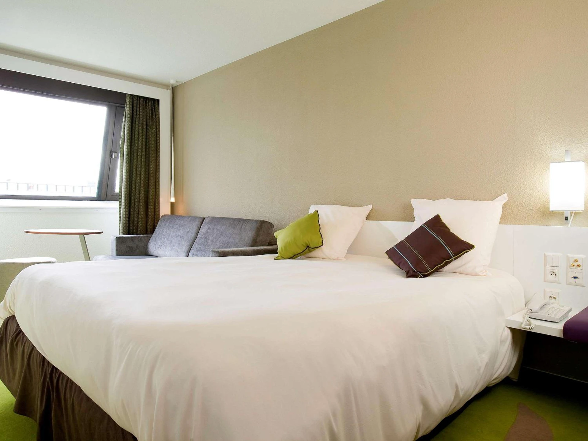 Lieu convivial pour un séminaire d'entreprise à ibis Styles Bordeaux Aéroport - Mérignac - En savoir plus 