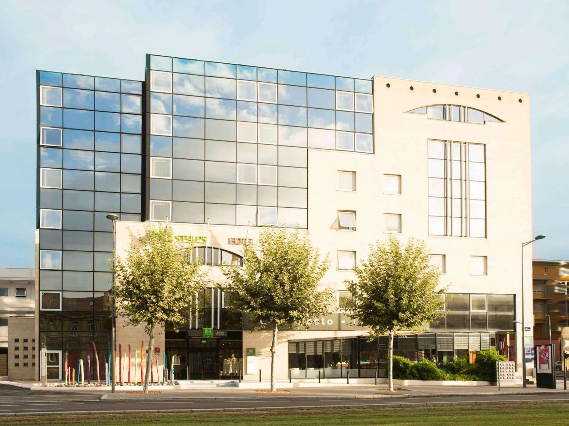 Ambiance de travail pour séminaire d'entreprise à ibis Styles Bordeaux Centre Mériadeck - Bordeaux