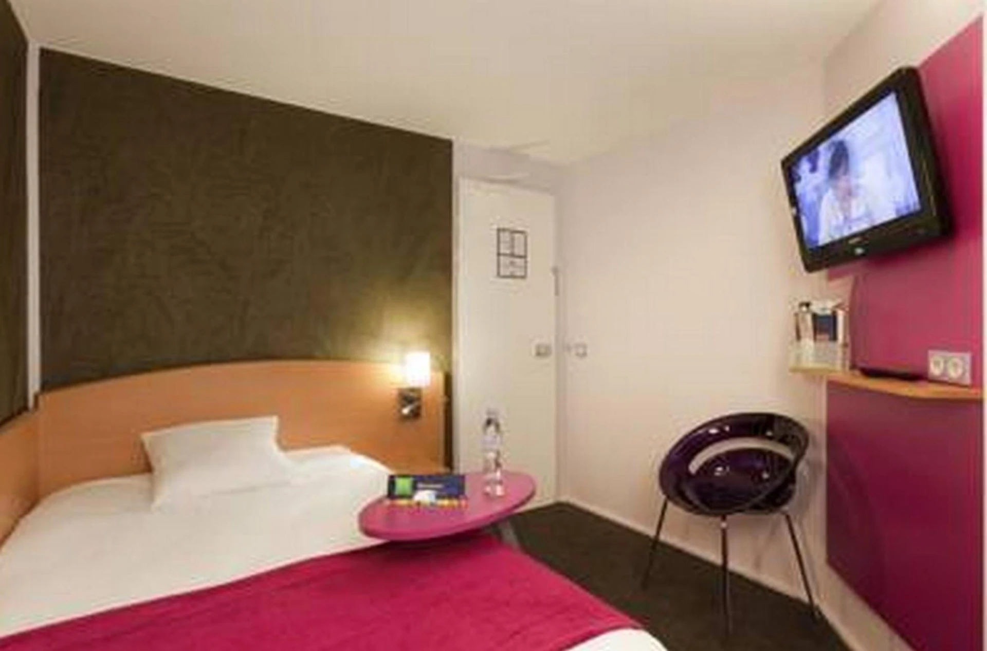 Magnifique chambre pour un séminaire d'entreprise à ibis Styles Bourg en Bresse - Bourg-en-Bresse