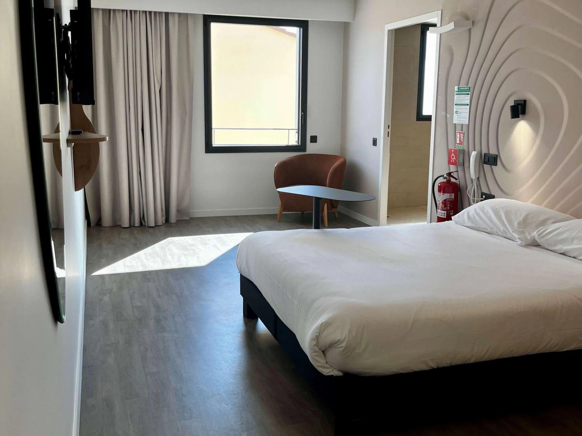 Chambre disponible pour un séminaire d'entreprise à ibis Styles Cabriès Aix-en-Provence TGV - Cabriès