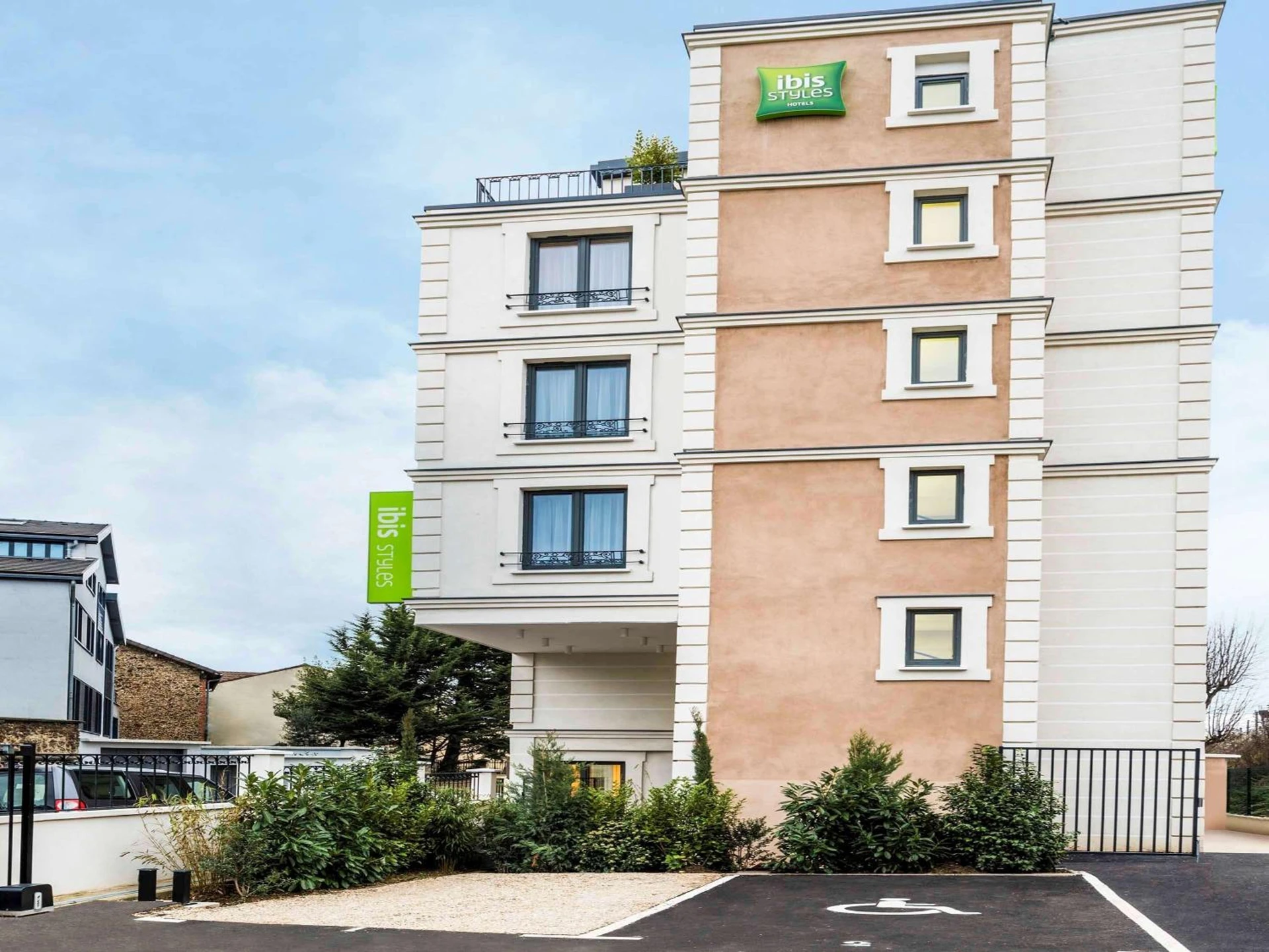 Organiser un séminaire d'entreprise : ibis Styles Clamart Gare Grand Paris à clamart