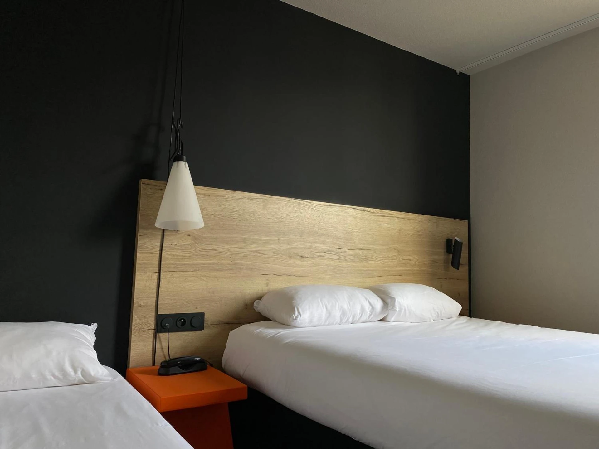 Chambre disponible pour un séminaire d'entreprise à Ibis Styles Crolles Grenoble A41 - Crolles