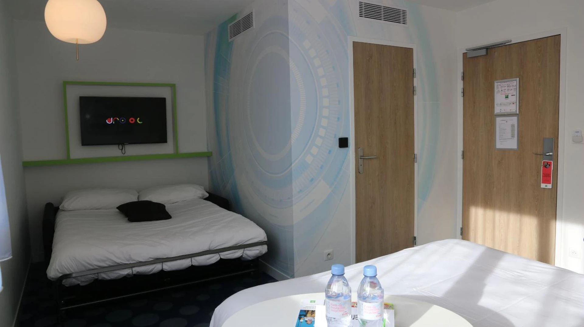 Chambre disponible pour un séminaire d'entreprise à ibis Styles Fougeres - Beaucé