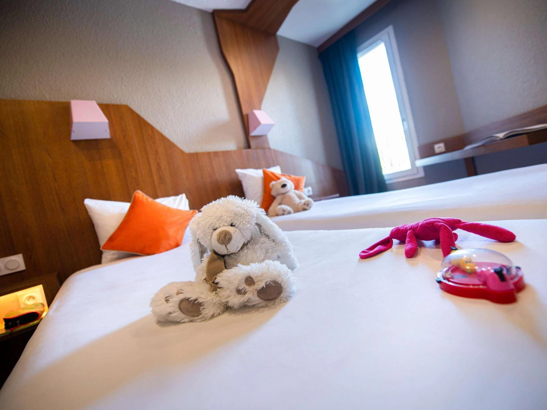 Chambre disponible pour un séminaire d'entreprise à ibis Styles Gien - Gien