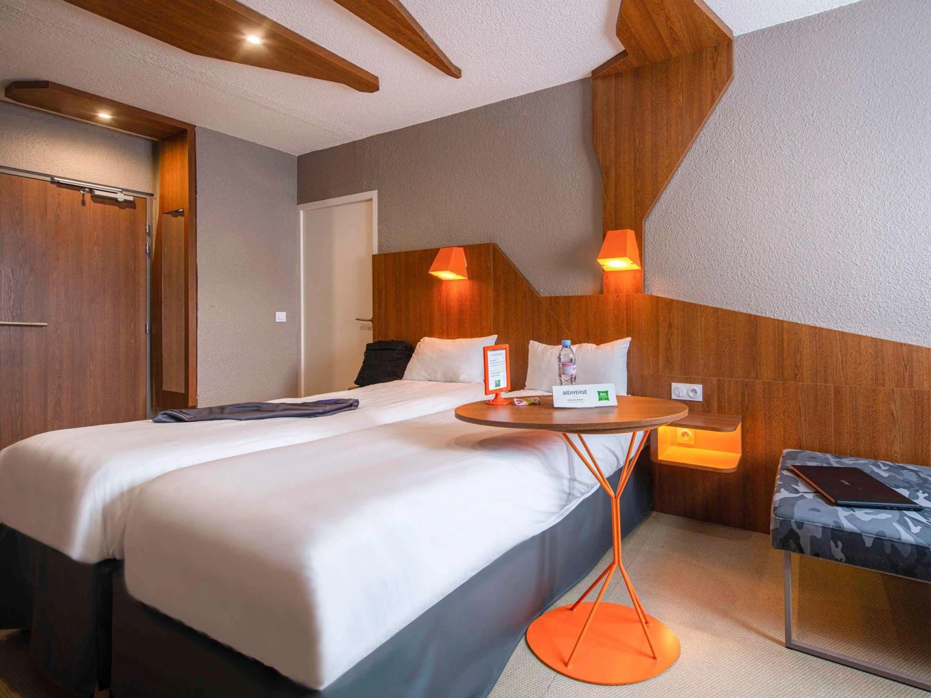 Chambre disponible pour un séminaire d'entreprise à ibis Styles Gien - Gien