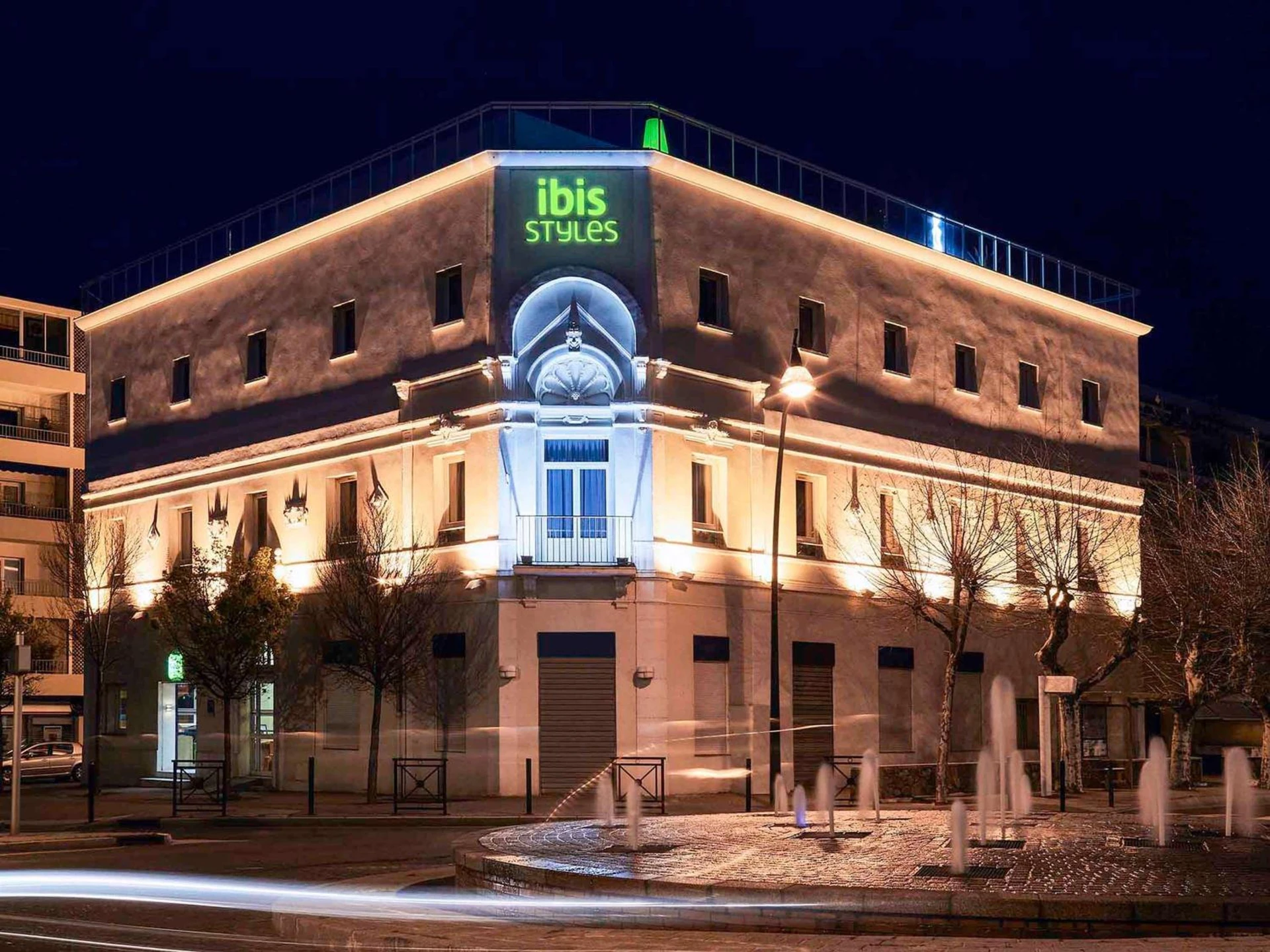 Lieu convivial pour un séminaire d'entreprise à Ibis Styles Hyères Rooftop & Spa - Hyères - En savoir plus 