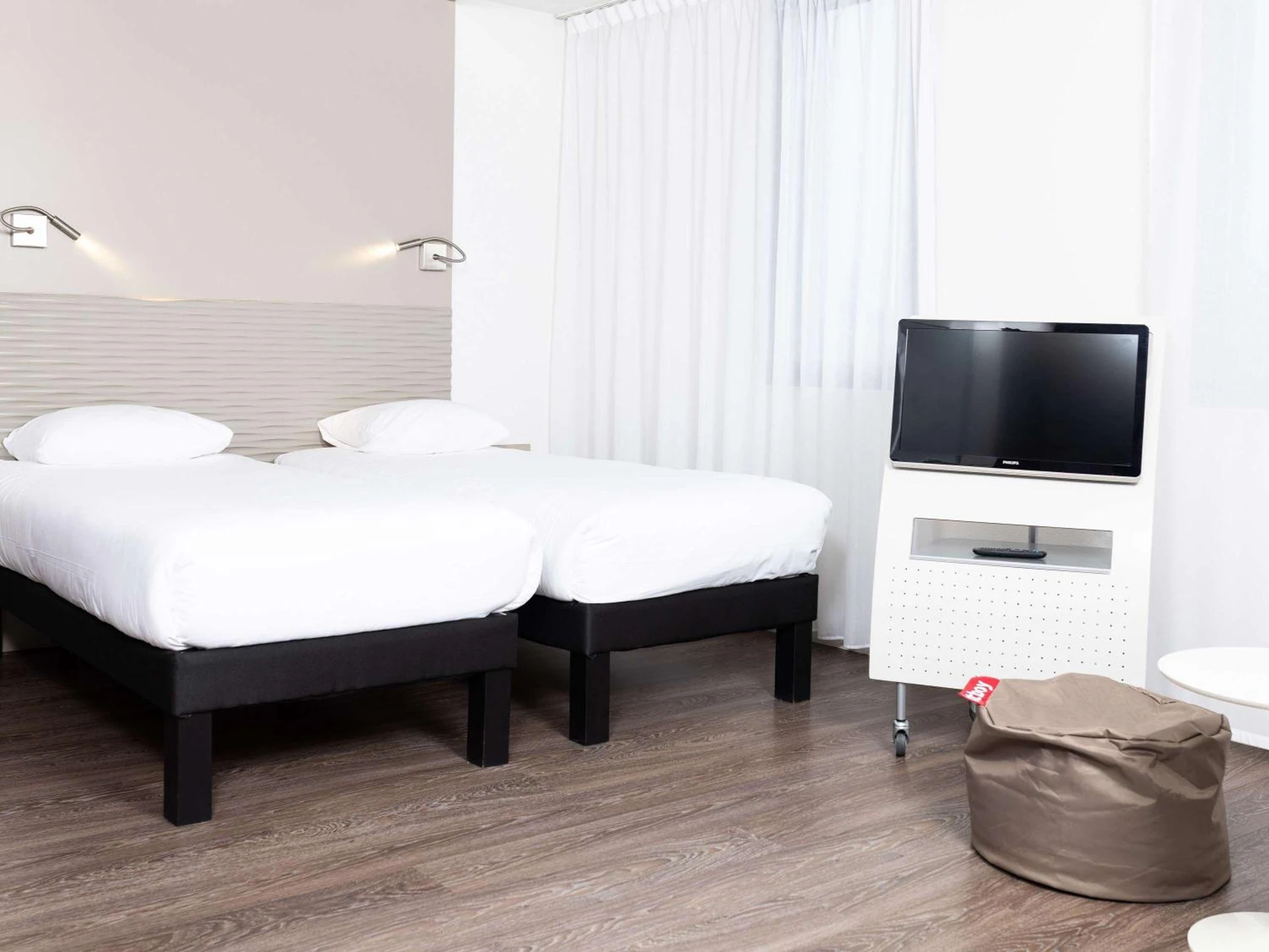 Chambre disponible pour un séminaire d'entreprise à ibis Styles Lille Aéroport - Lesquin