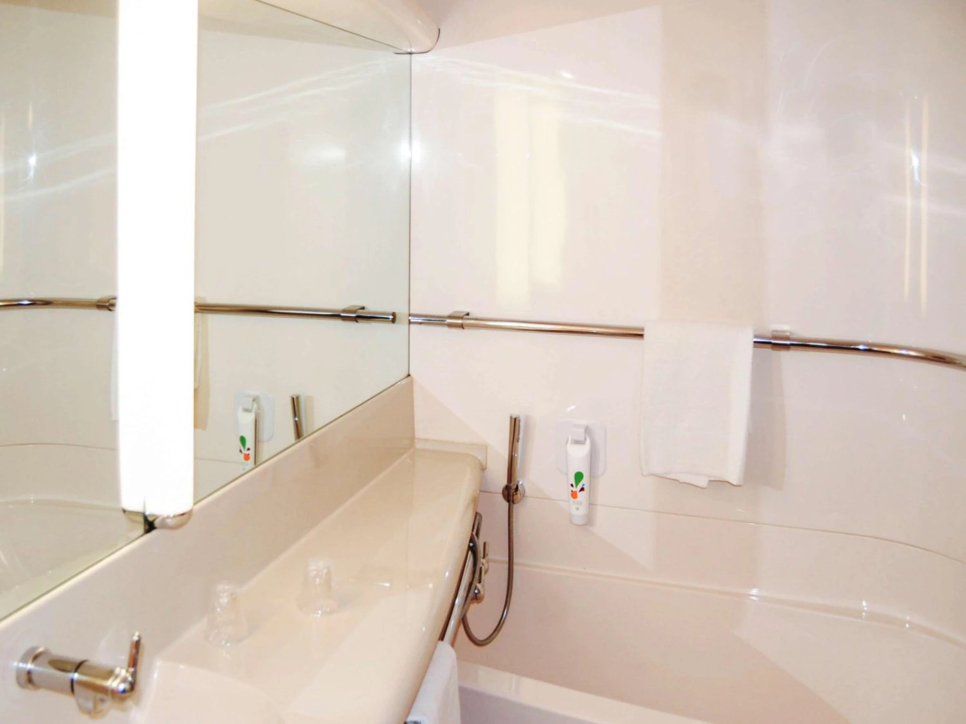 Chambre disponible pour un séminaire d'entreprise à ibis Styles Marseille Aéroport - Vitrolles