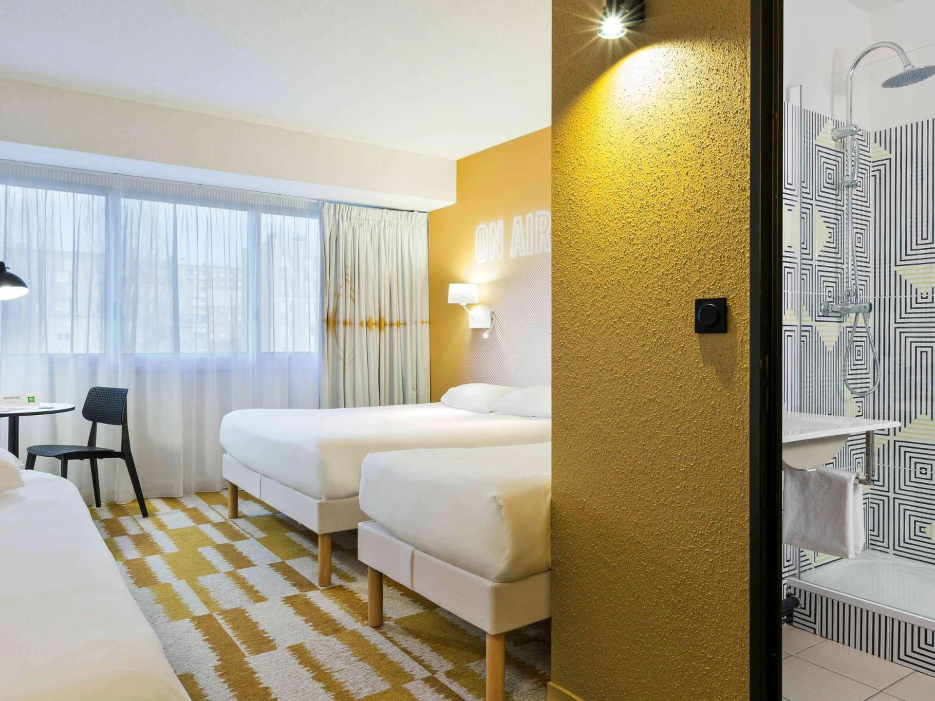Chambre disponible pour un séminaire d'entreprise à ibis Styles Massy Opéra - Massy