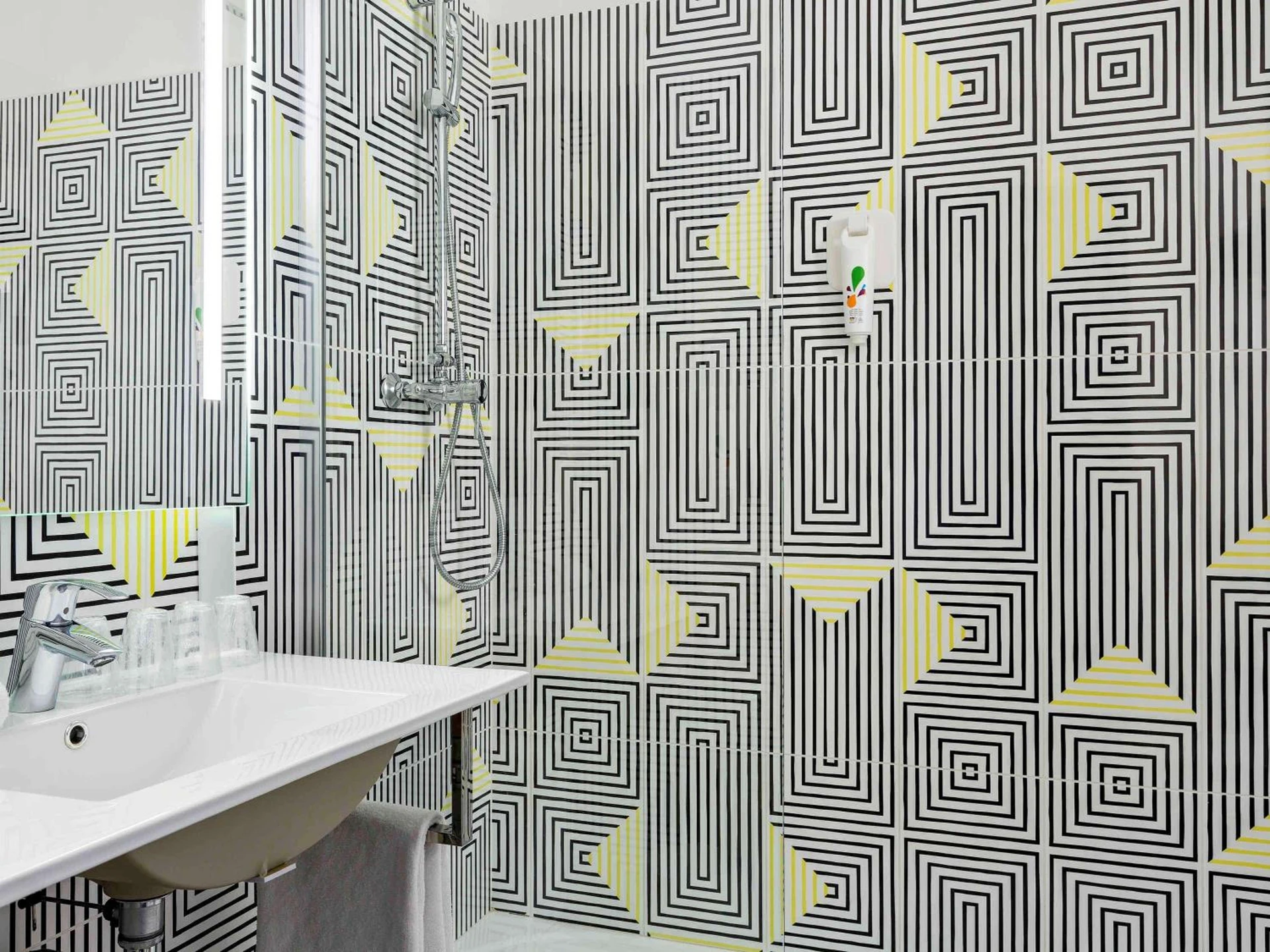 Magnifique chambre pour un séminaire d'entreprise à ibis Styles Massy Opéra - Massy