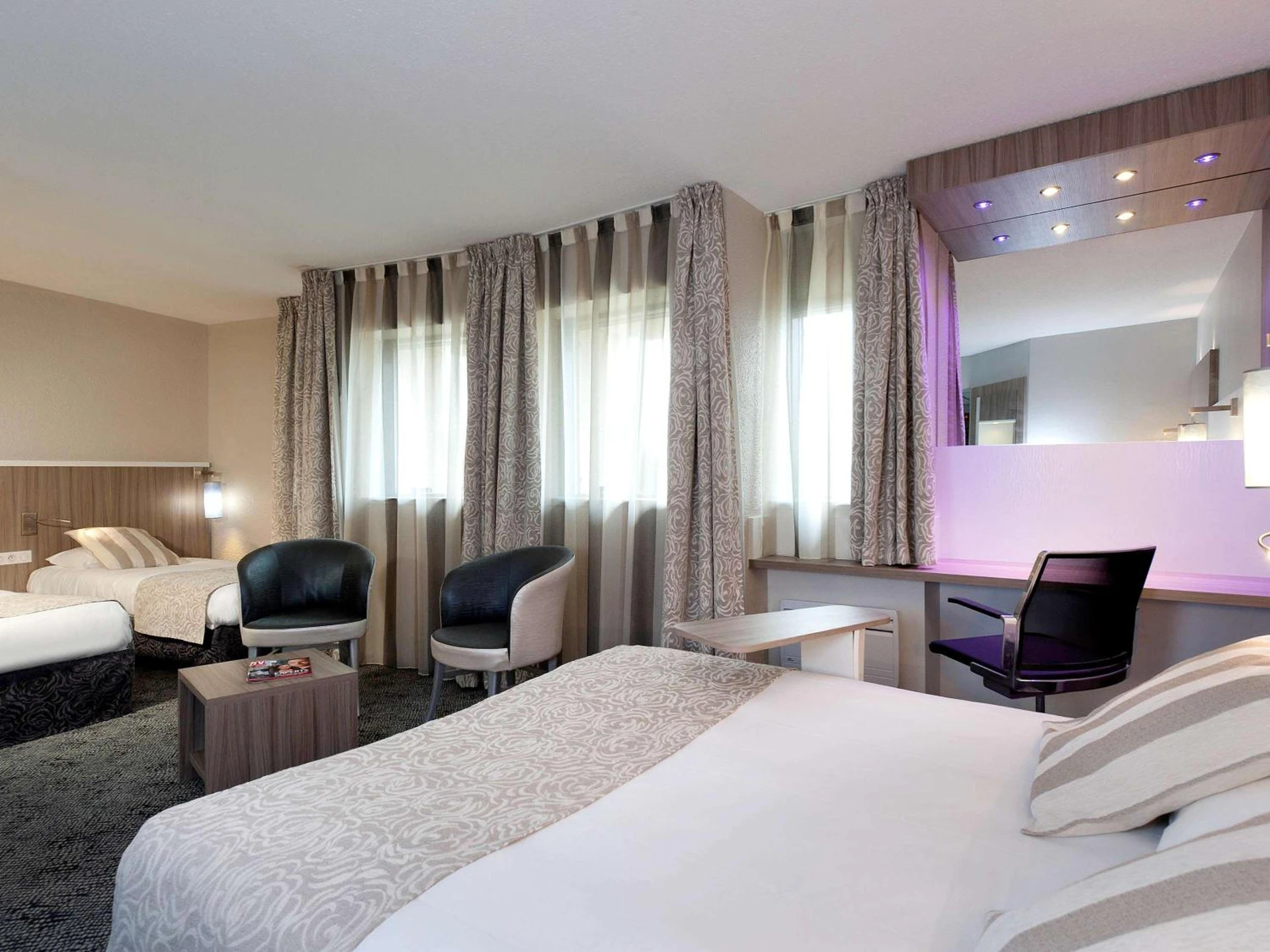 Ambiance de travail pour séminaire d'entreprise à ibis Styles Melun - Rubelles