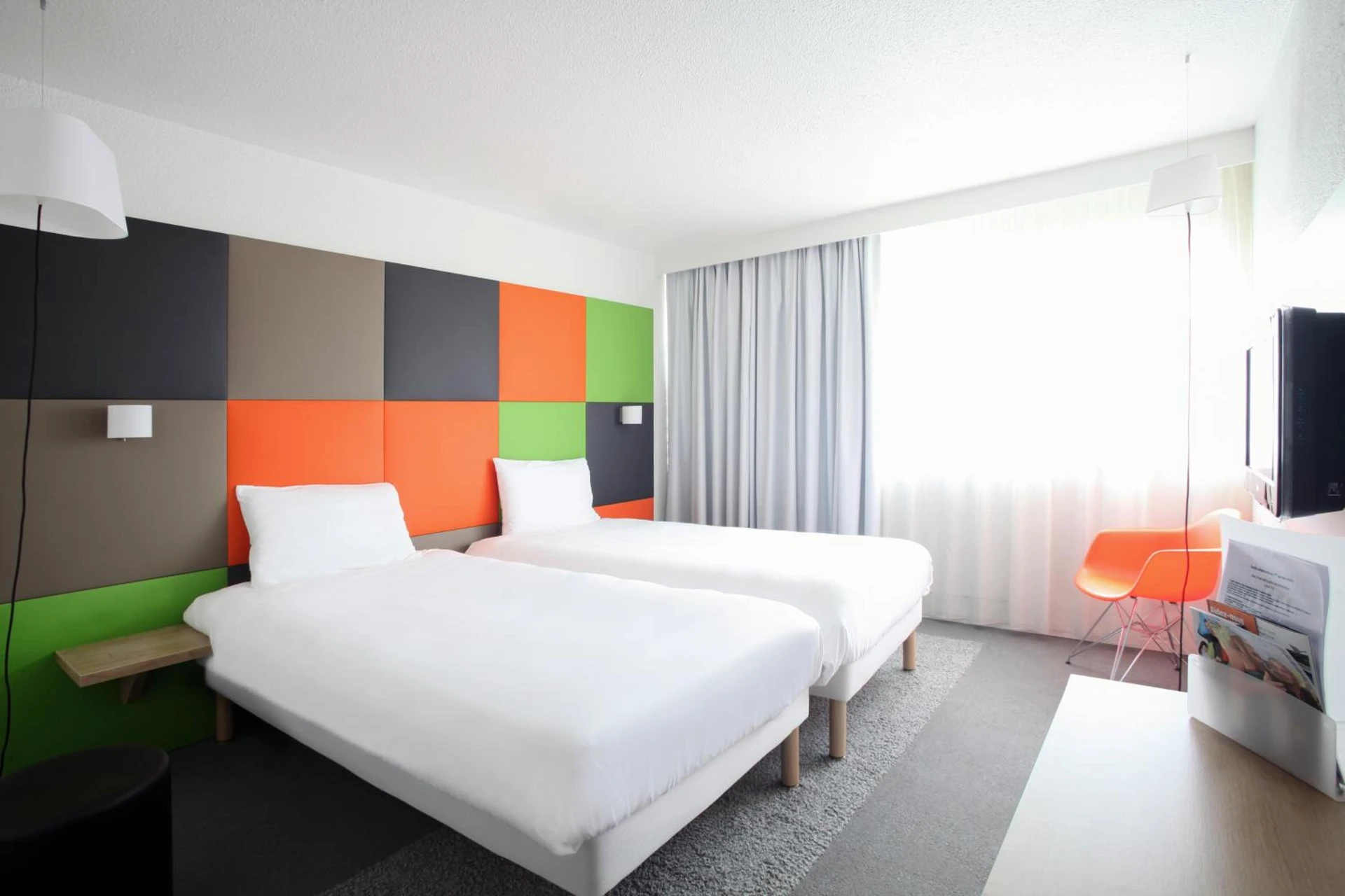 Magnifique chambre pour un séminaire d'entreprise à ibis Styles Nancy Sud - Houdemont